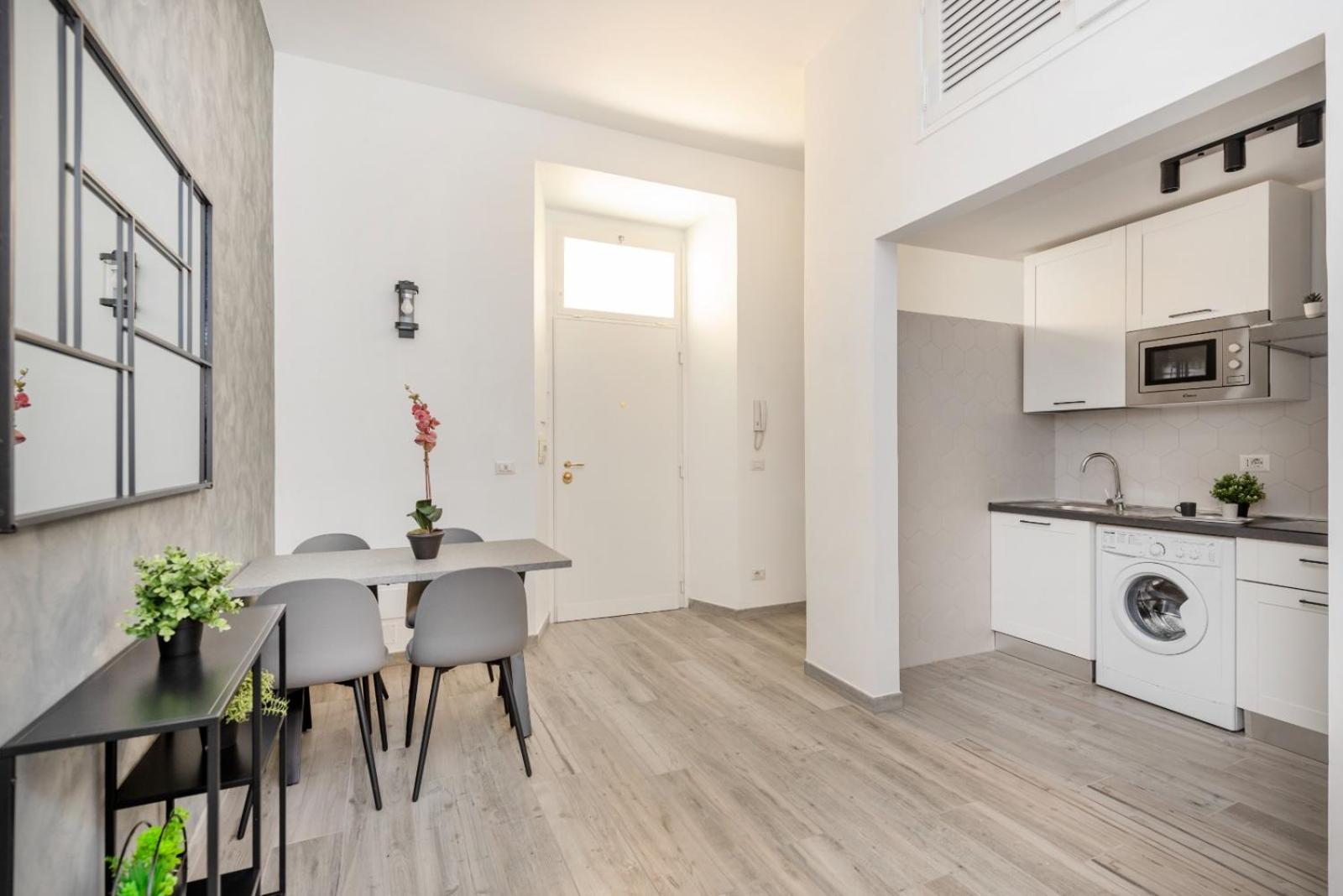 One-Bedroom Apartment photo 2
