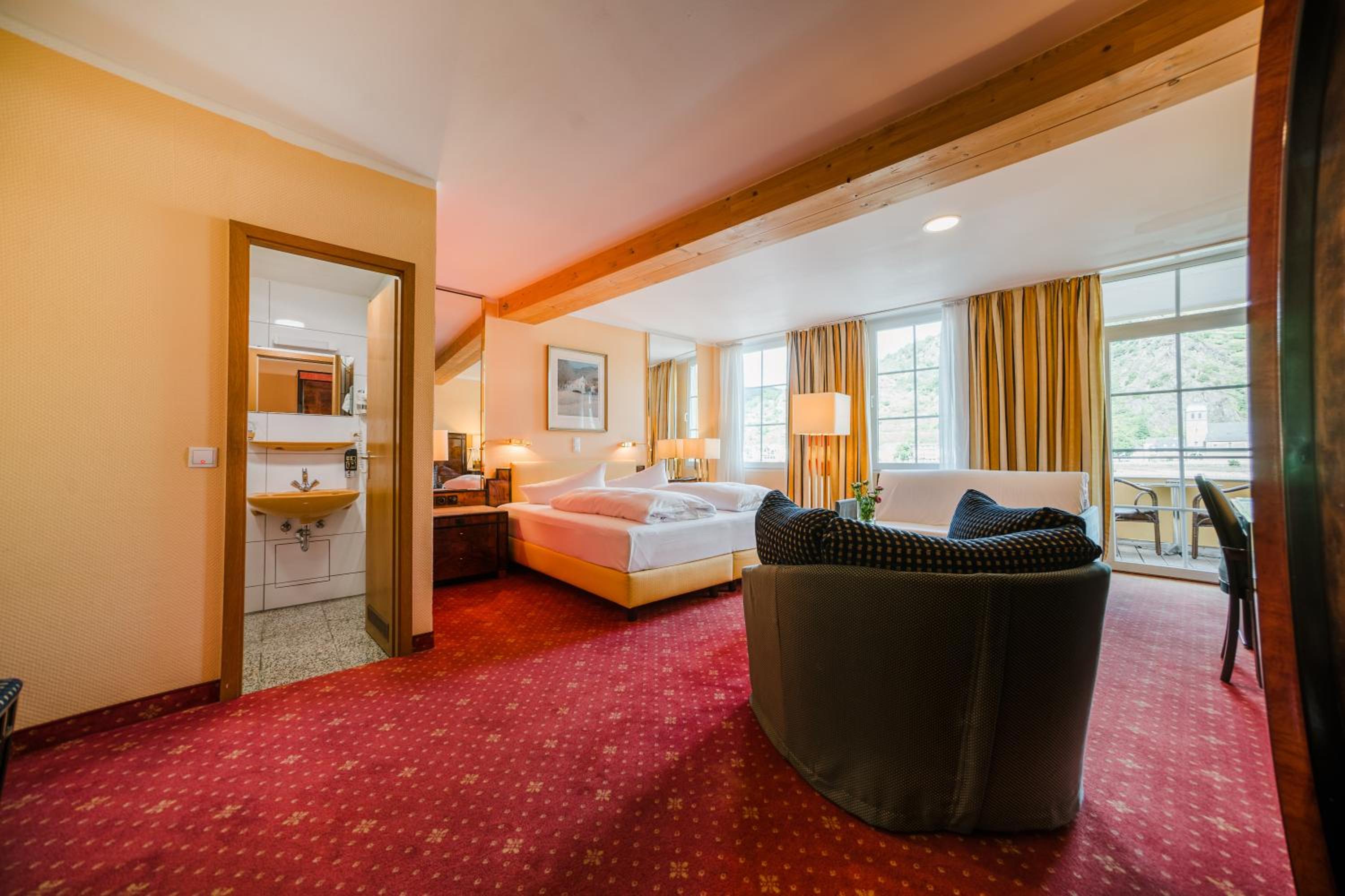 Double Room with Rhine view and balcony - Photo 6