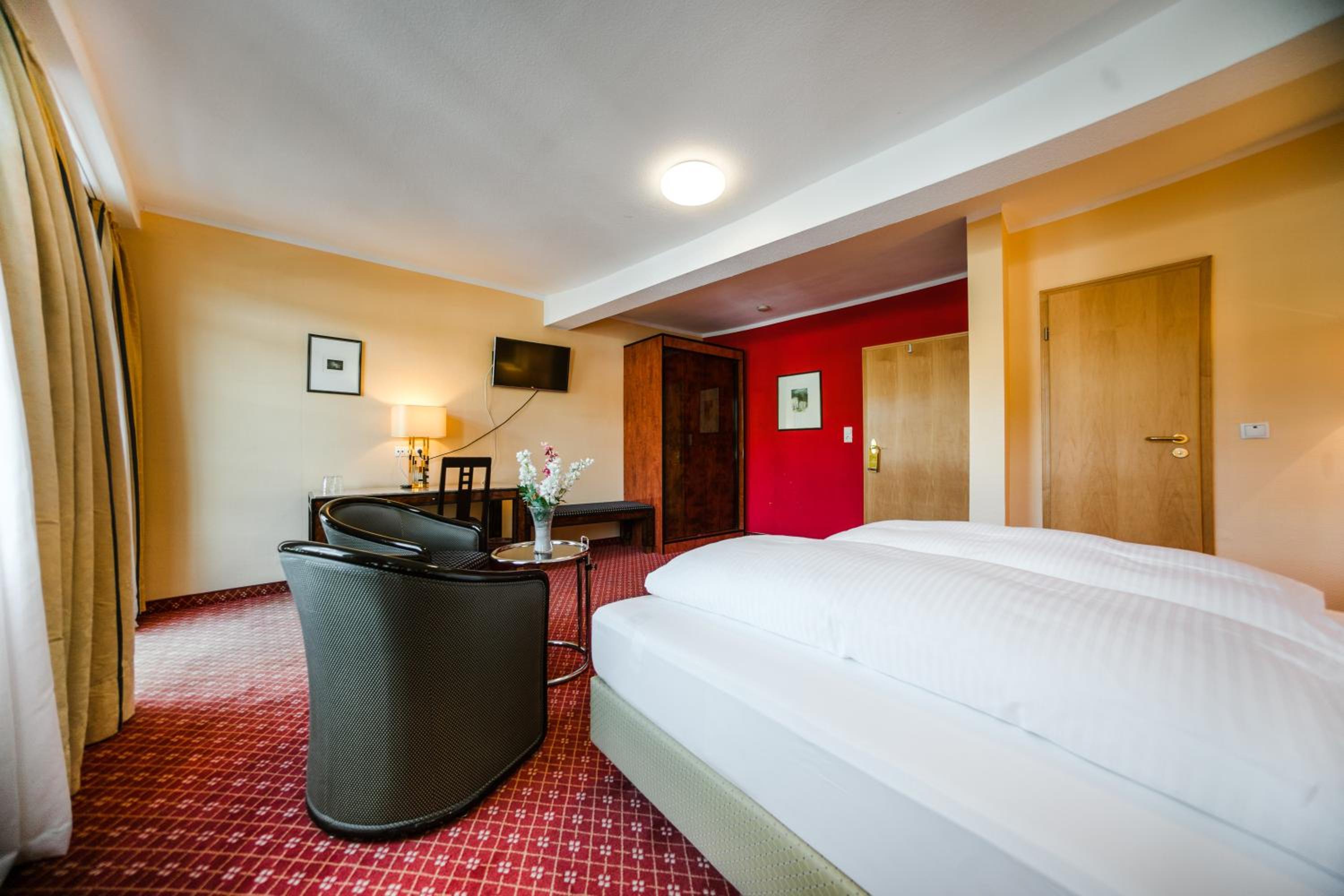 Double Room with Rhine view and balcony - Photo 7