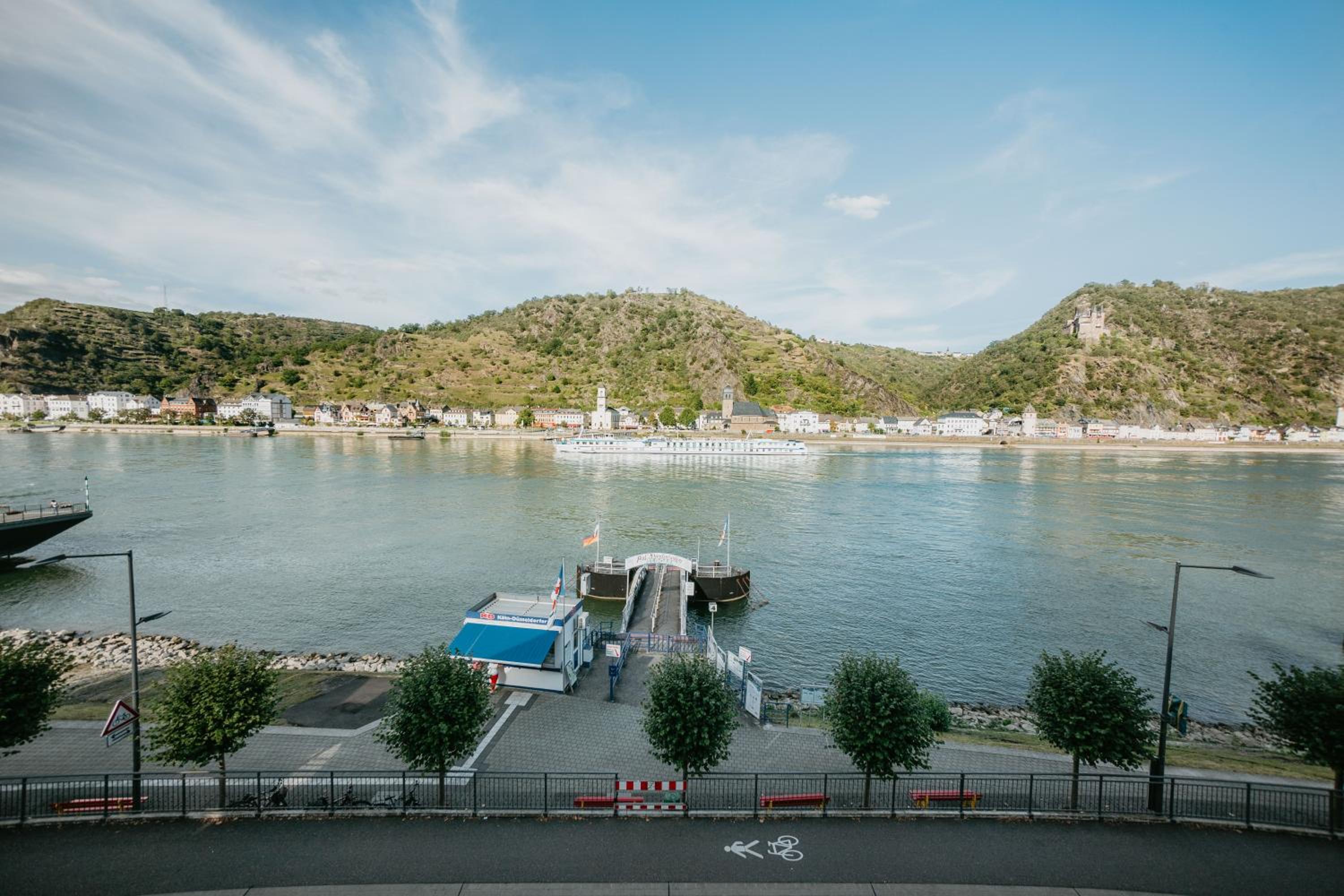 Double Room with Rhine view - Photo 8