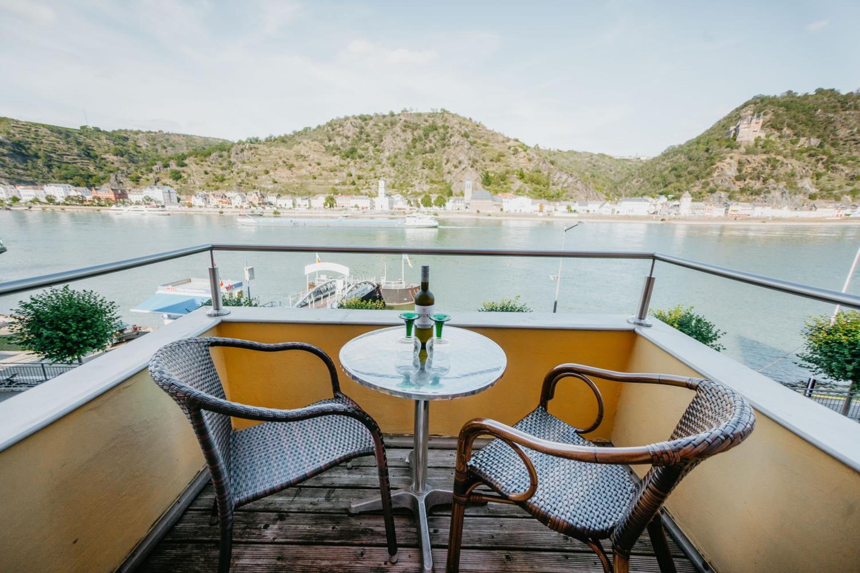 Double Room with Rhine view and balcony - Photo 16