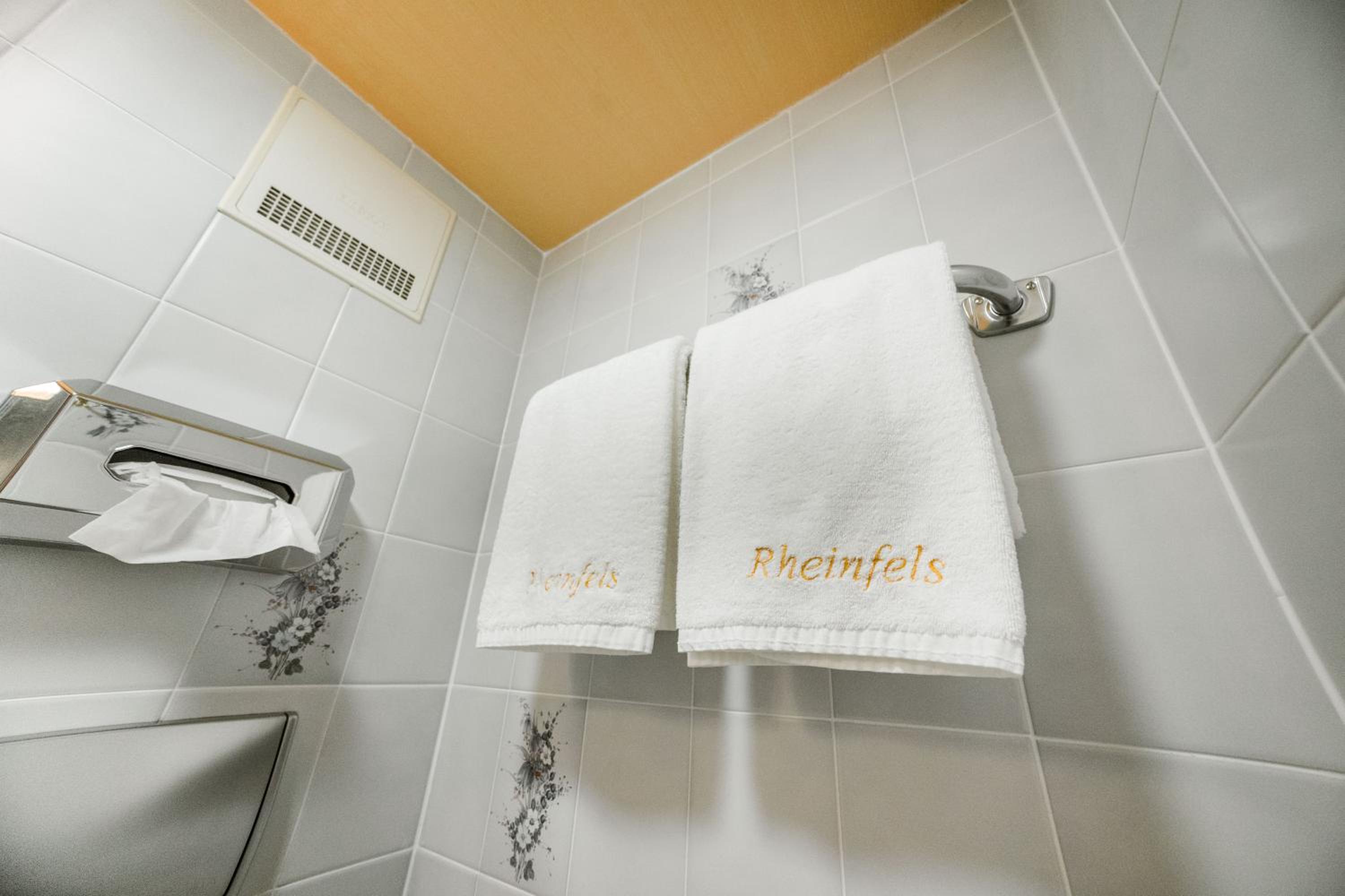 Double Room with Rhine view - Photo 12