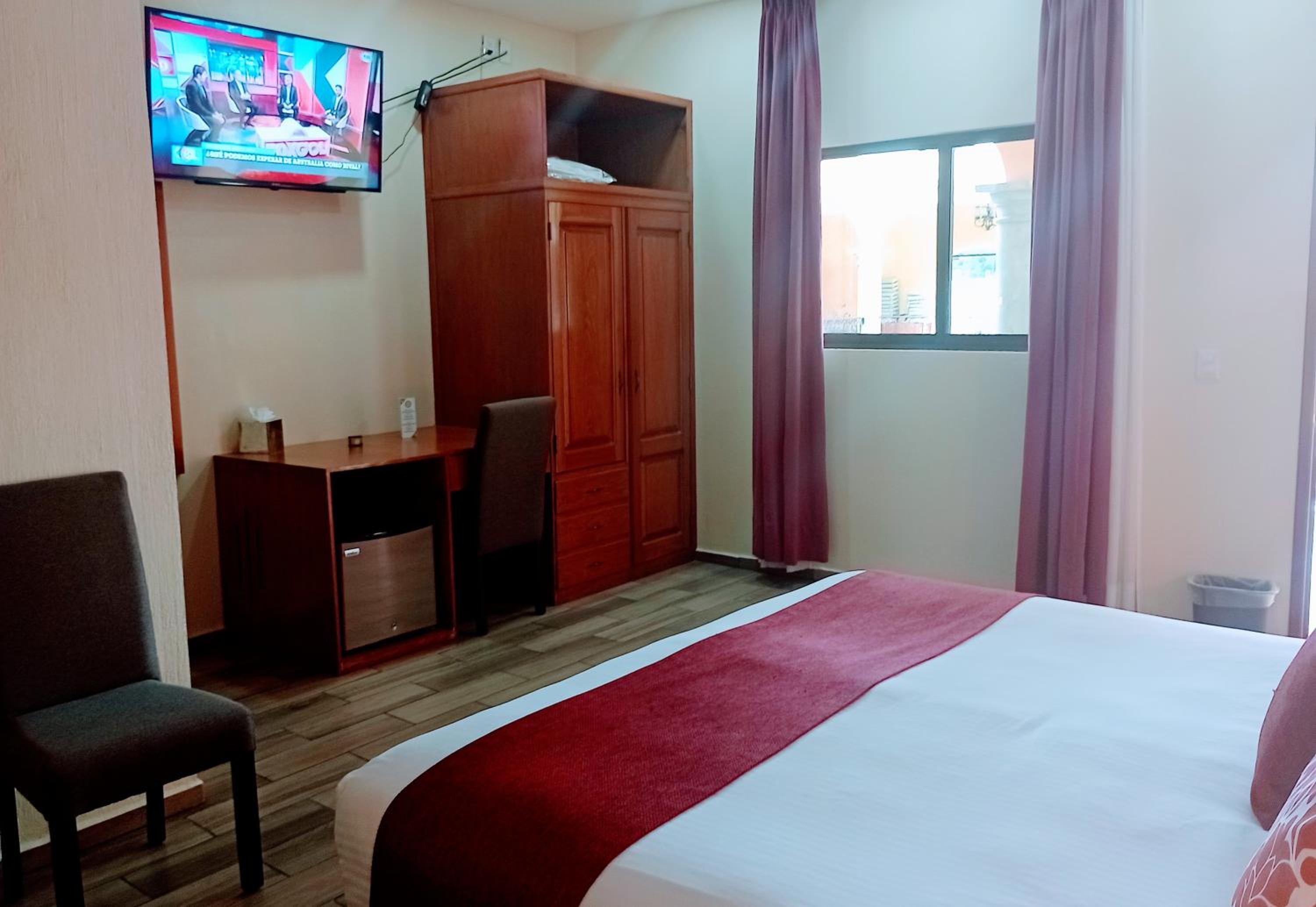 Deluxe Suite with Spa Bath photo 1
