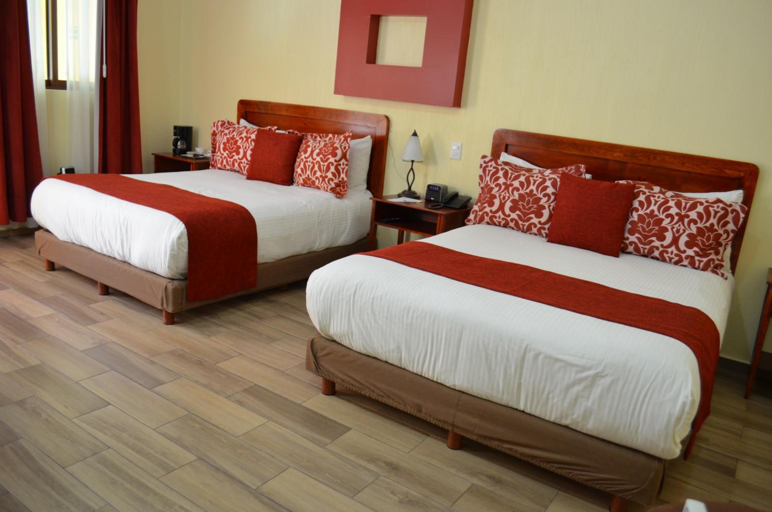 Deluxe Junior Suite photo 1