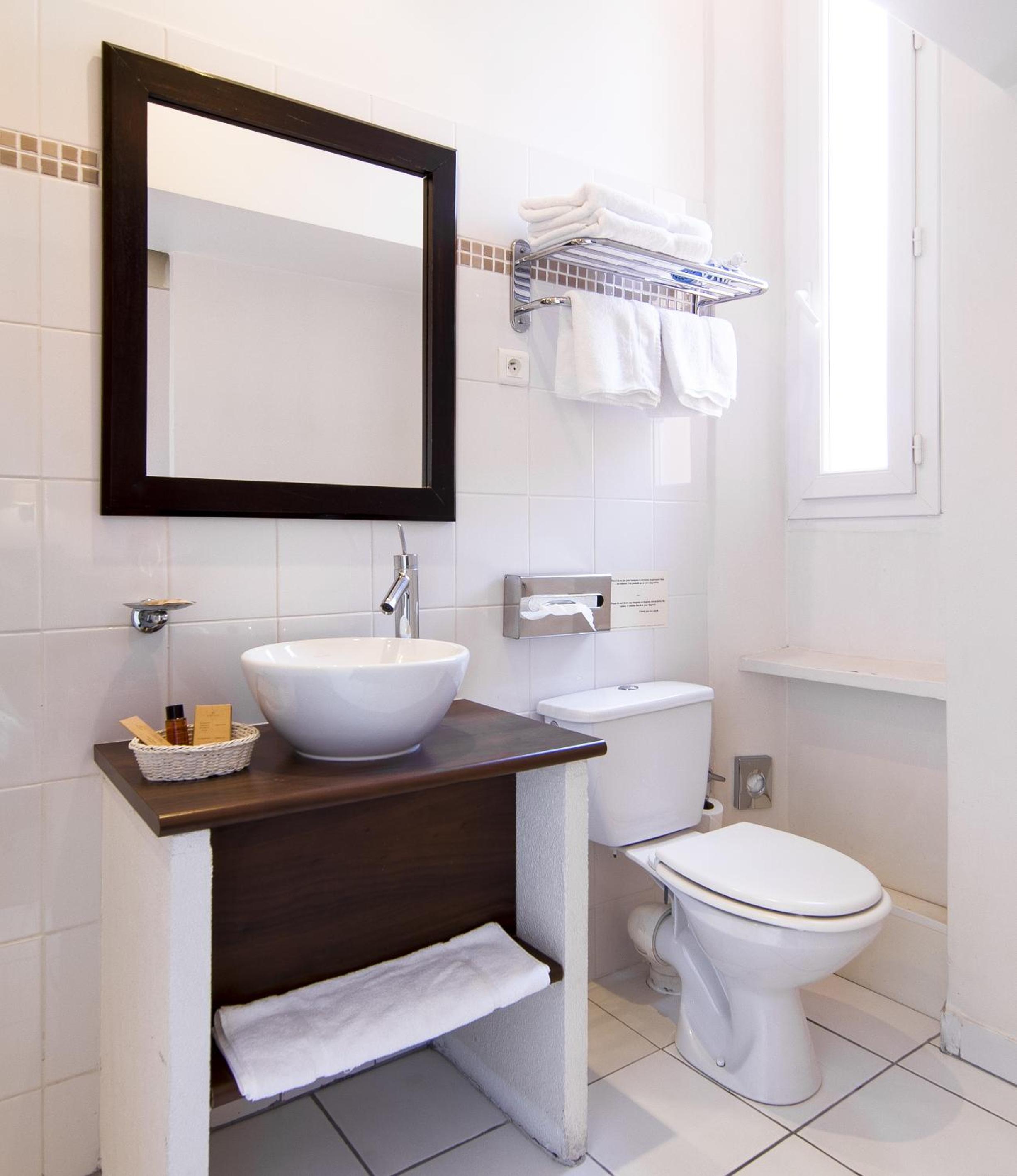 Standard Double Room - Photo 2