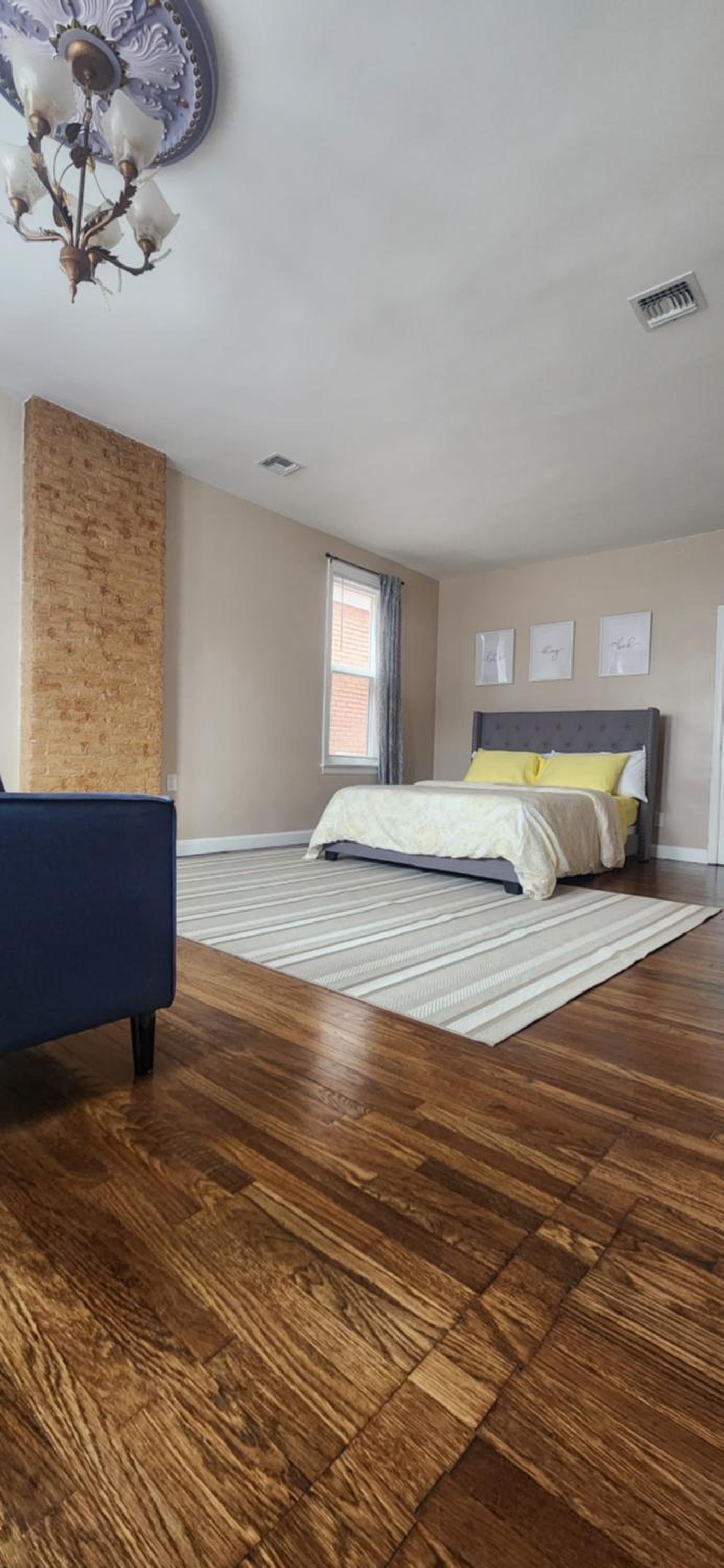 Three-Bedroom Apartment photo 2