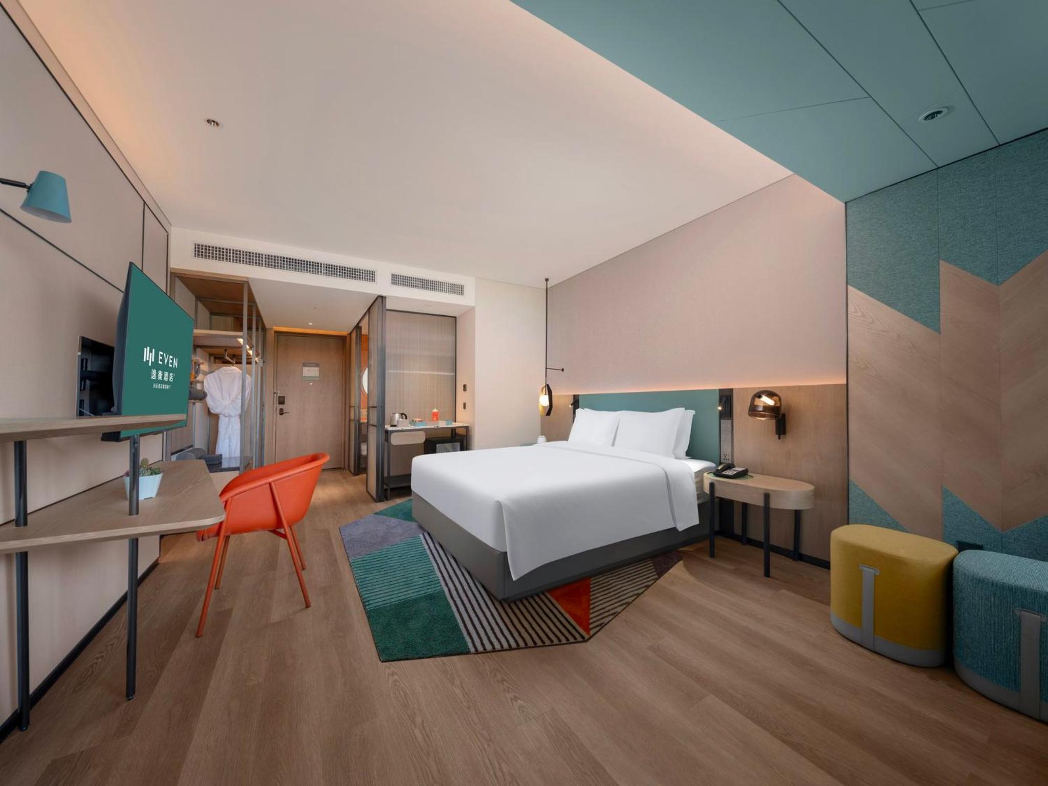 Standard King Room - Accessible