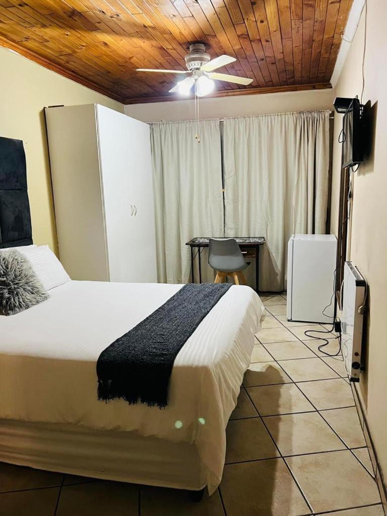 Double Room photo 3
