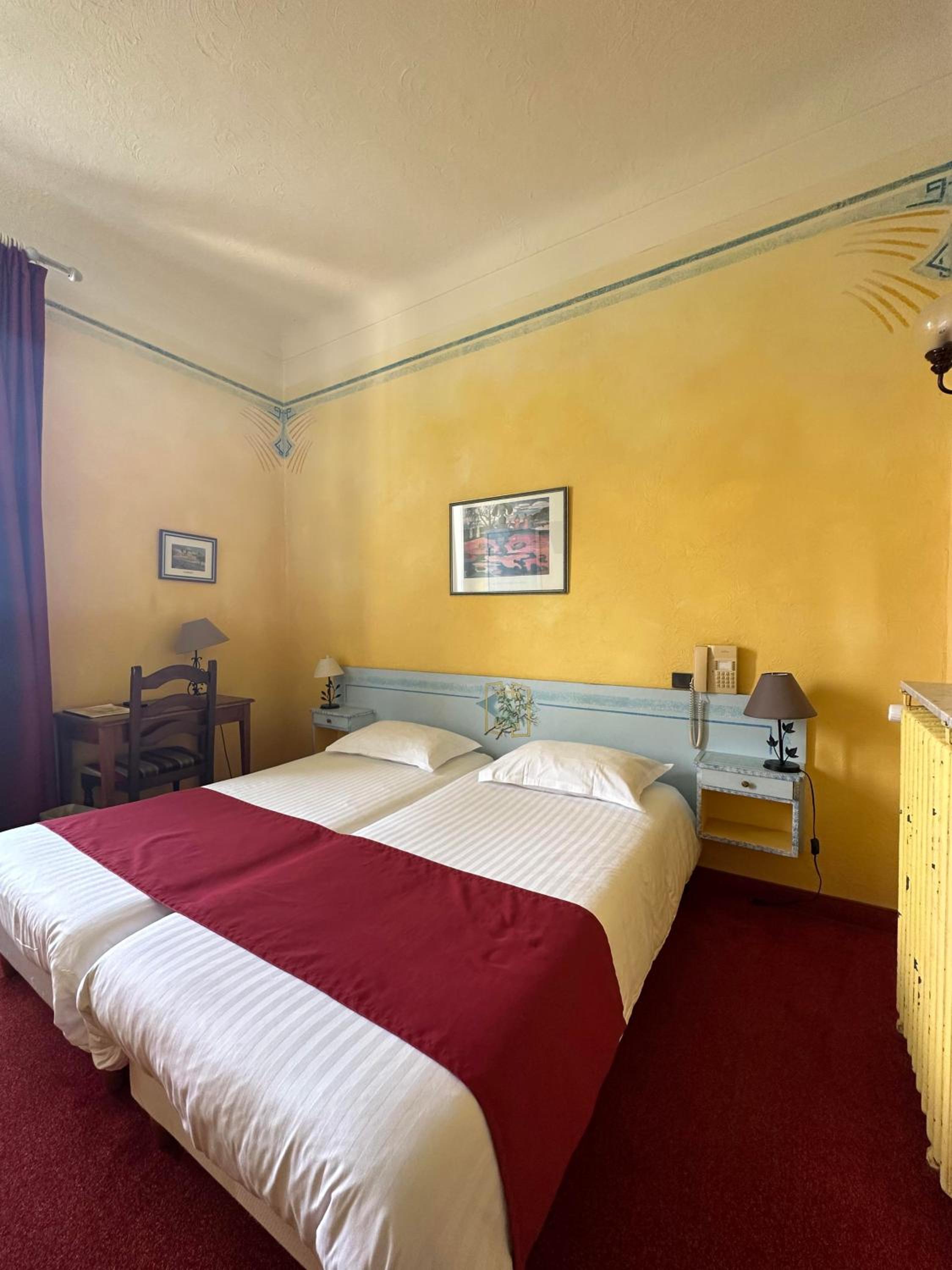Twin Room - Photo 2