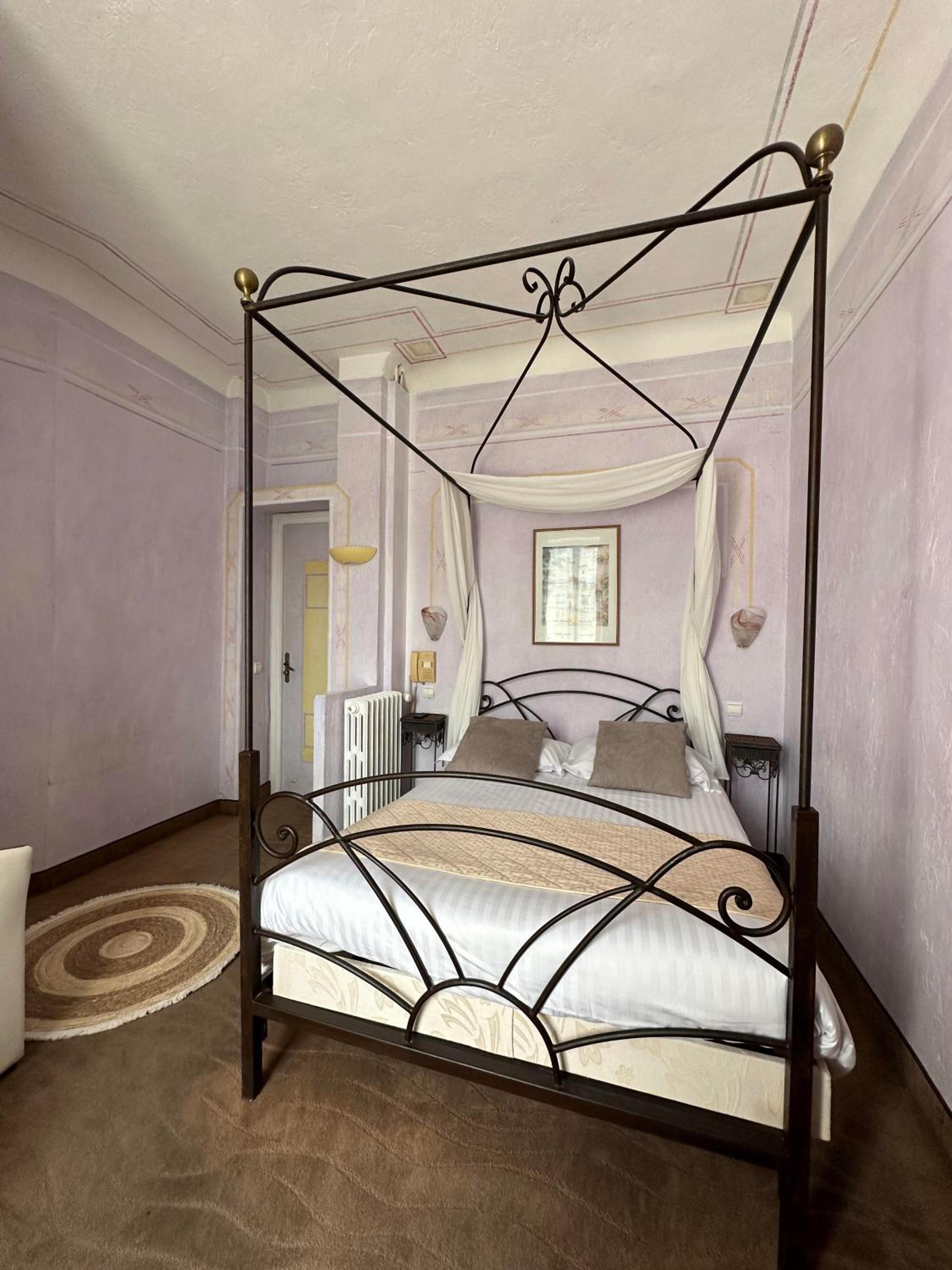 Double Room with Balcony - Photo 6