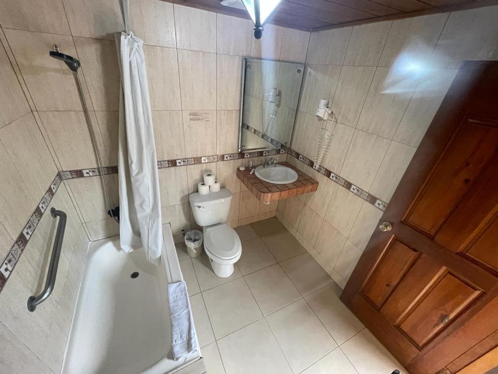 Deluxe Double Room with Balcony - 2 Beds photo 3