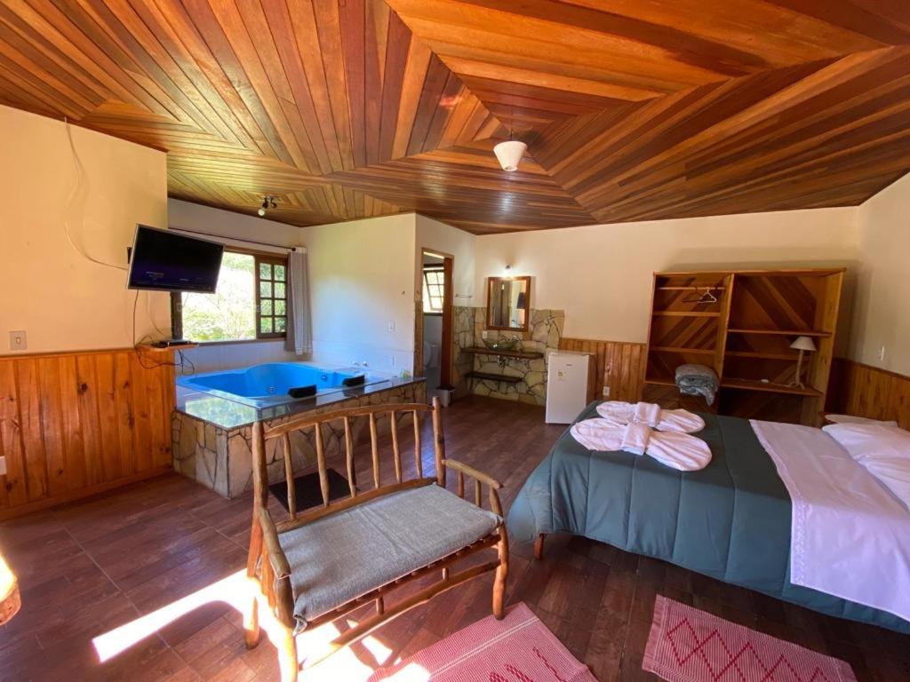 King Room with Spa Bath - Photo 2
