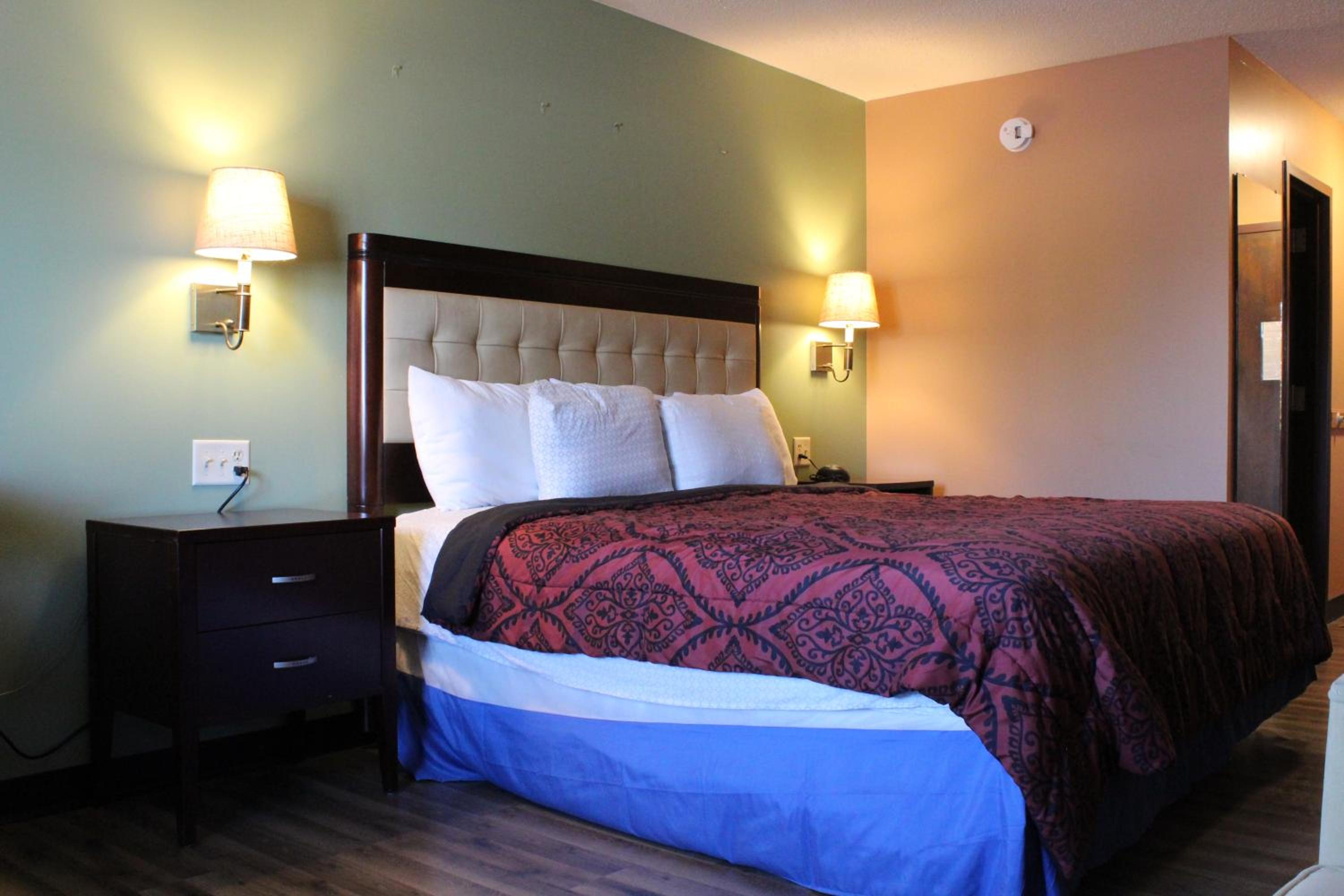 King Room - Non-Smoking - Photo 11