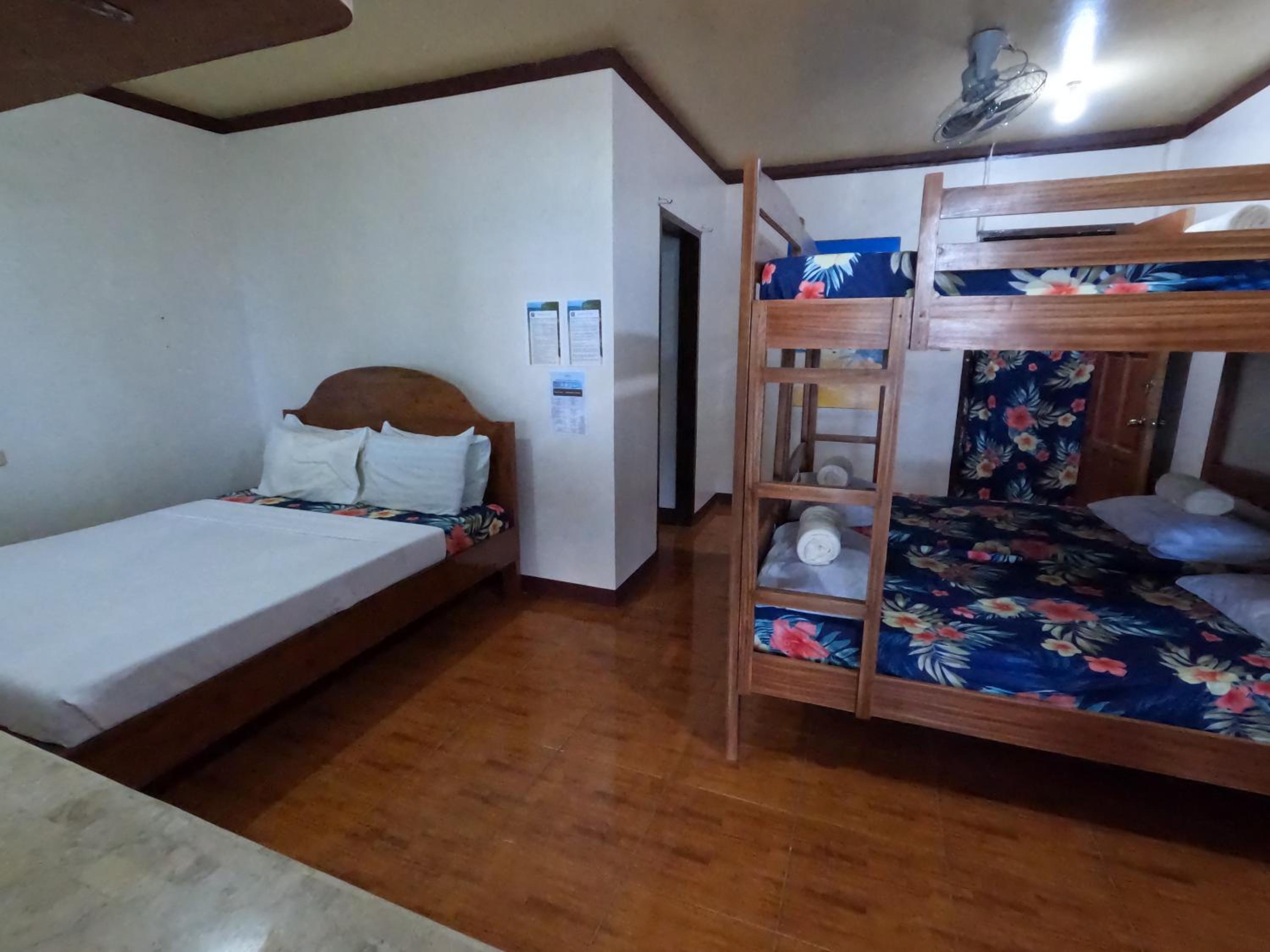 Family Room with Sea View - Photo 20