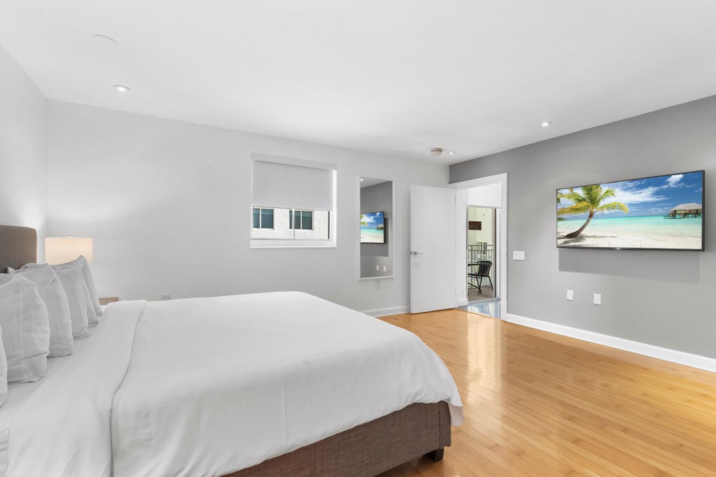 Penthouse Luxury Two Bedroom Suite - Photo 6