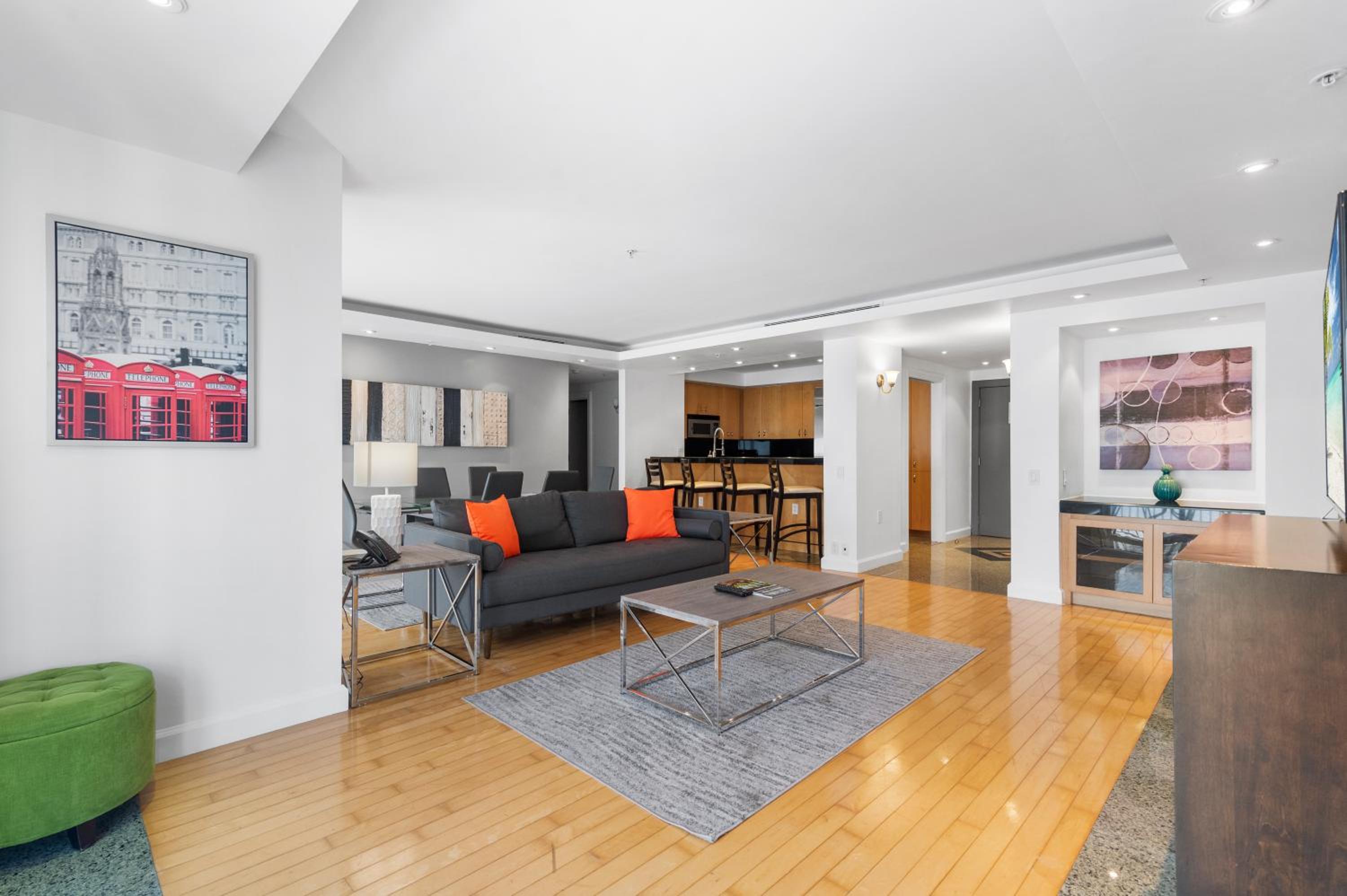 Penthouse Luxury Two Bedroom Suite - Photo 3