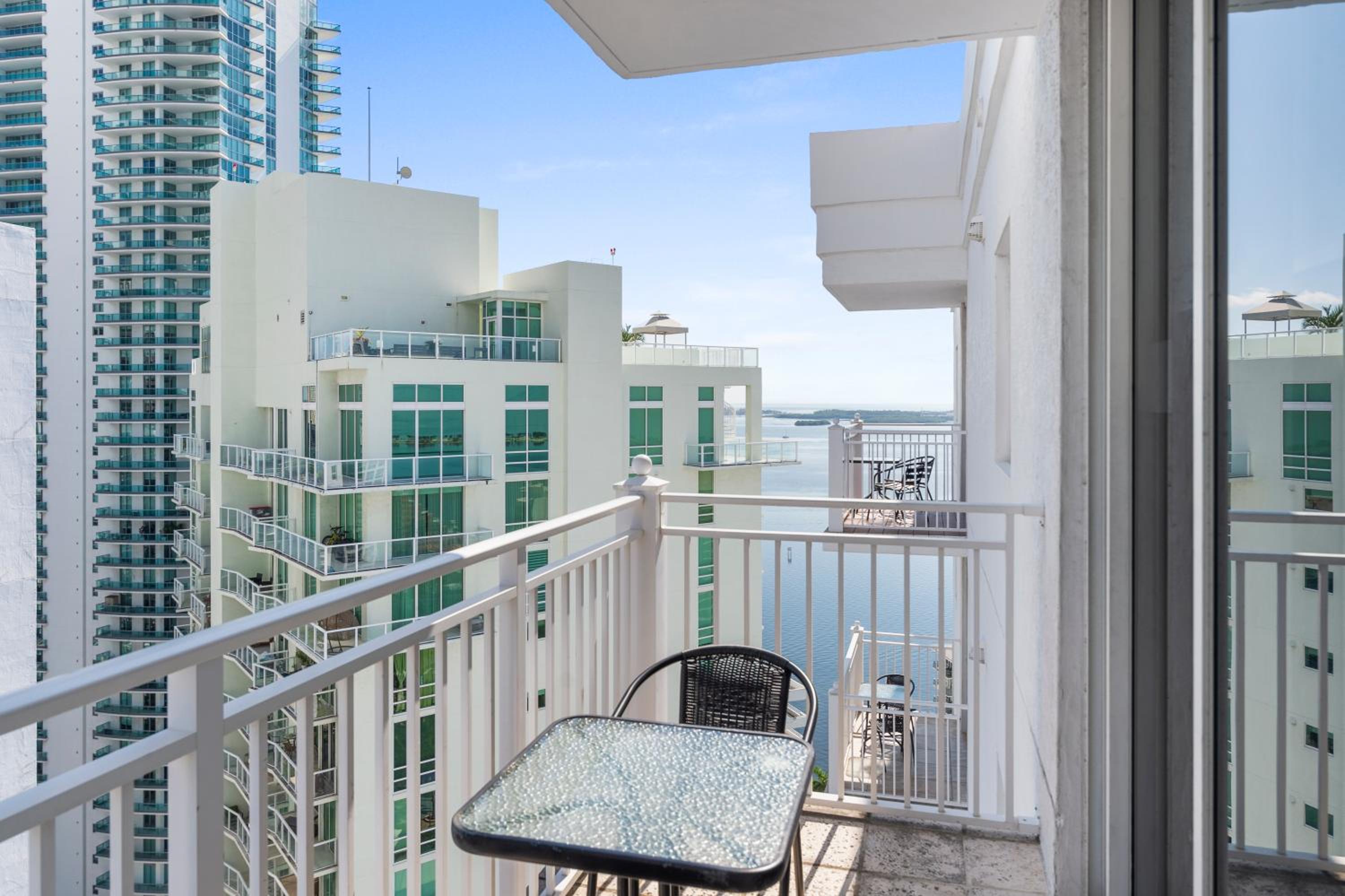 Penthouse Luxury Two Bedroom Suite - Photo 12