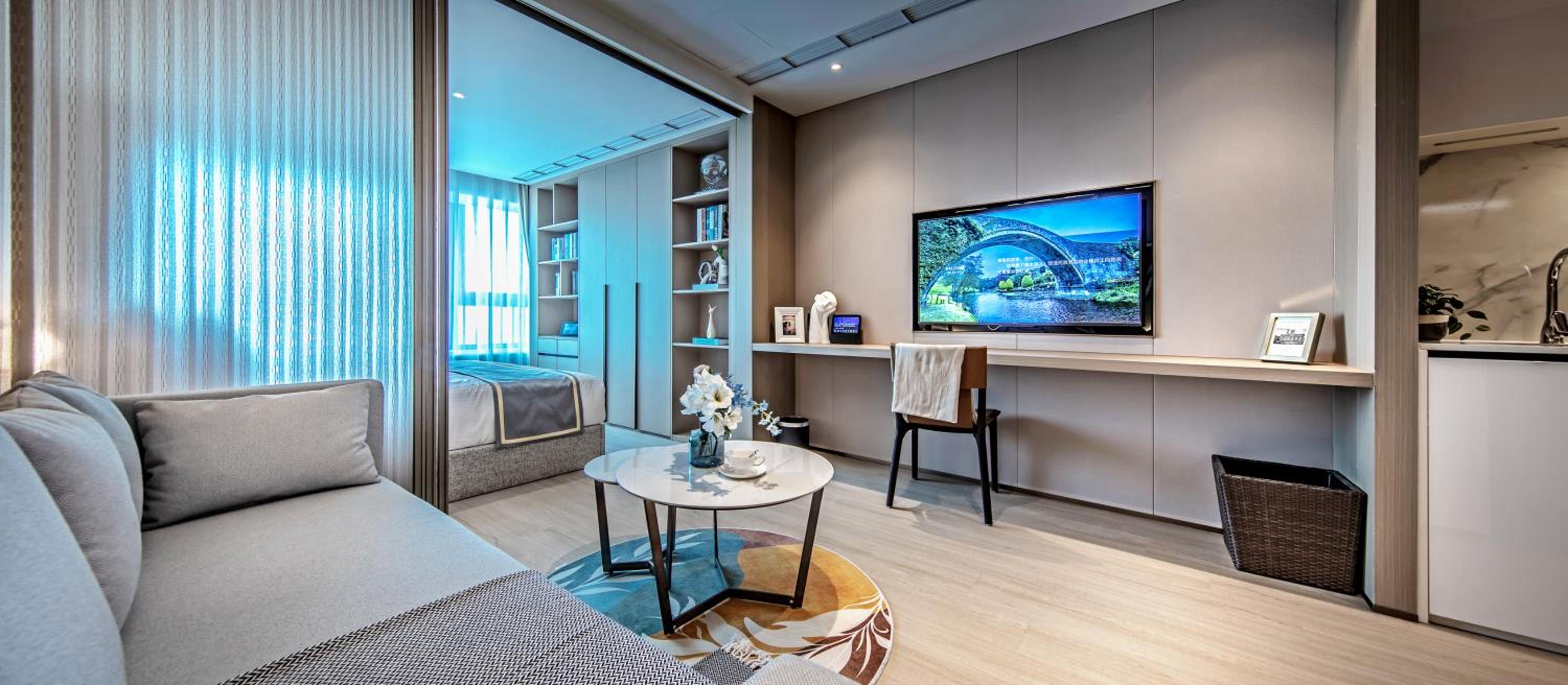 Deluxe One-Bedroom Suite