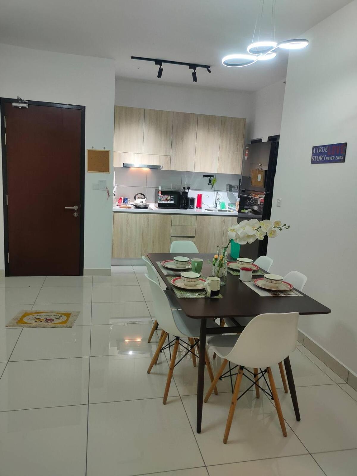 Three-Bedroom Apartment photo 2