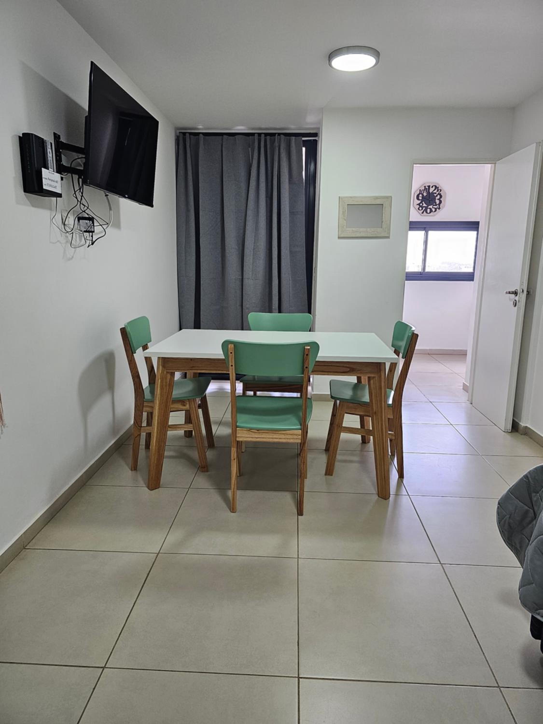 One-Bedroom Apartment photo 2