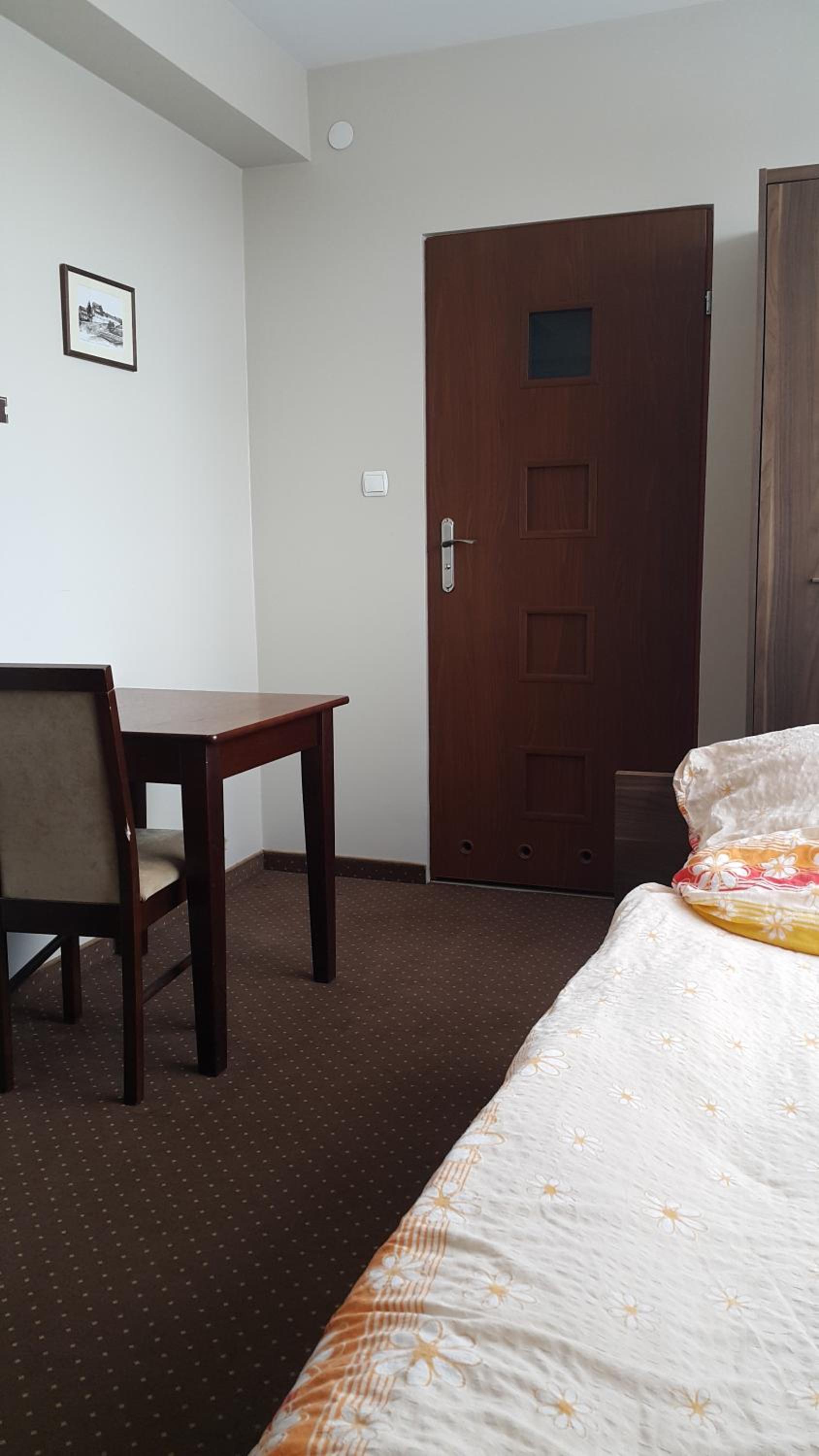 Small Single Room photo 3