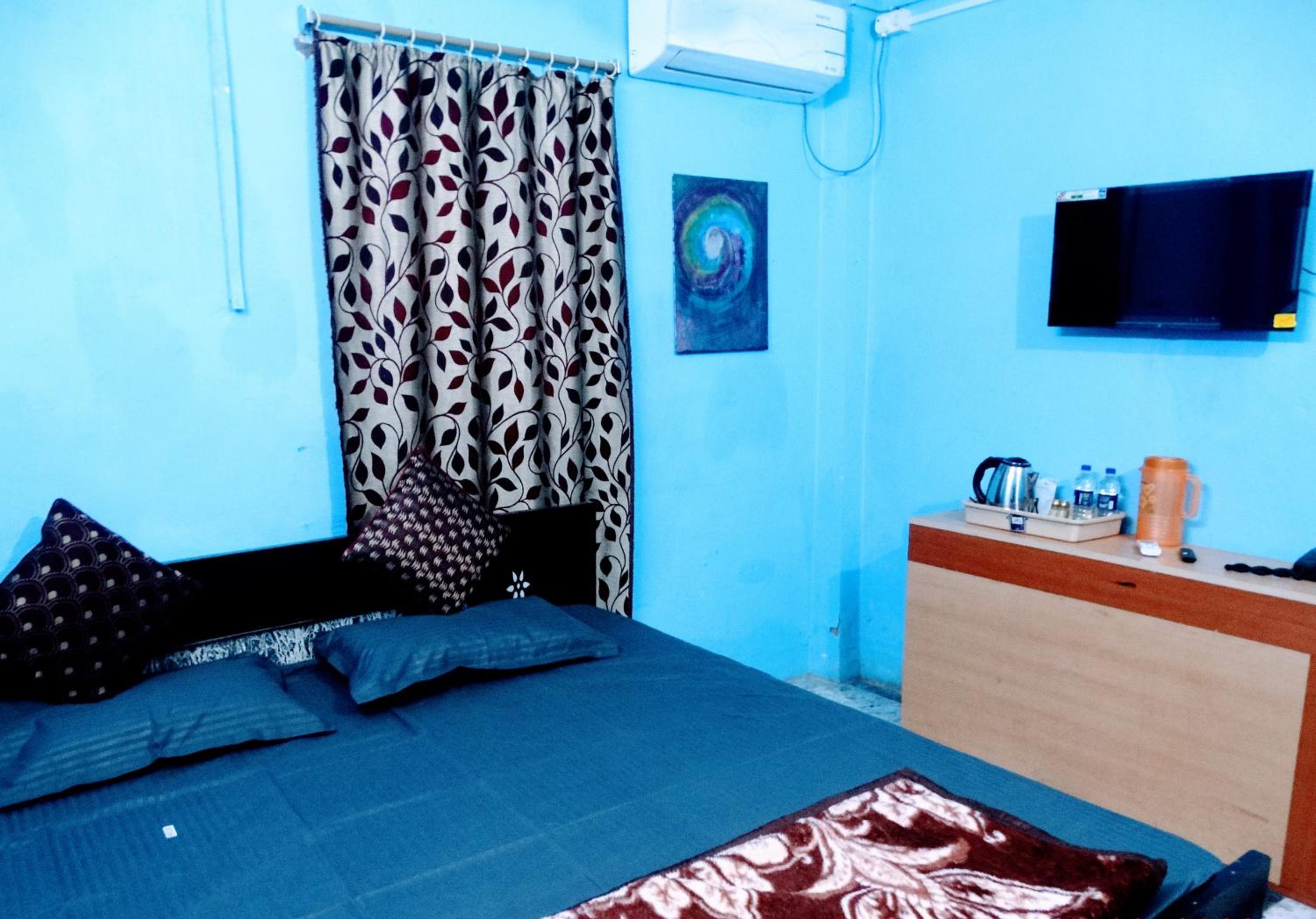 Deluxe King Room - Photo 3