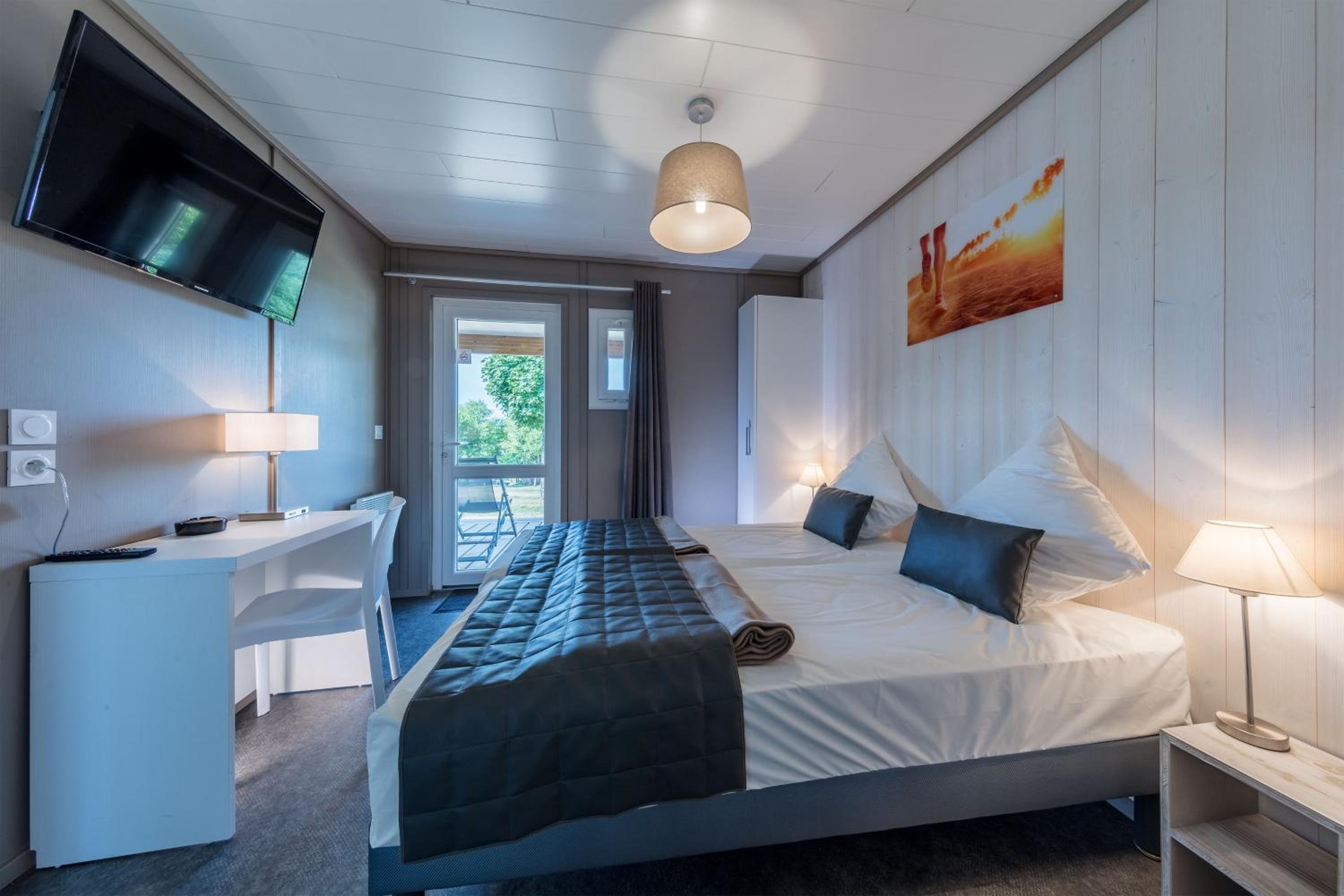 Suite with Lake View photo 1