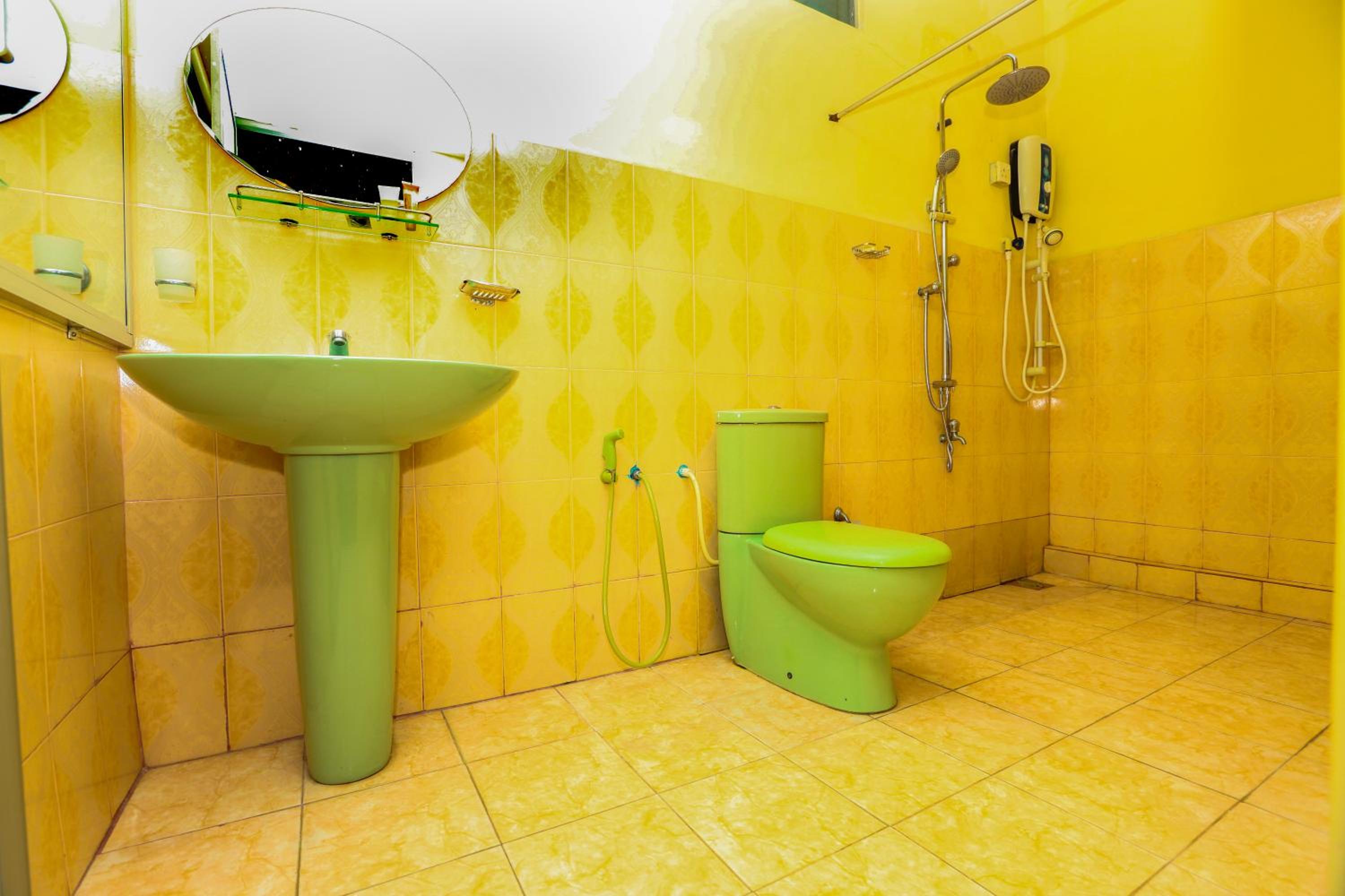 Deluxe Double Room (2 Adults + 1 Child) photo 3
