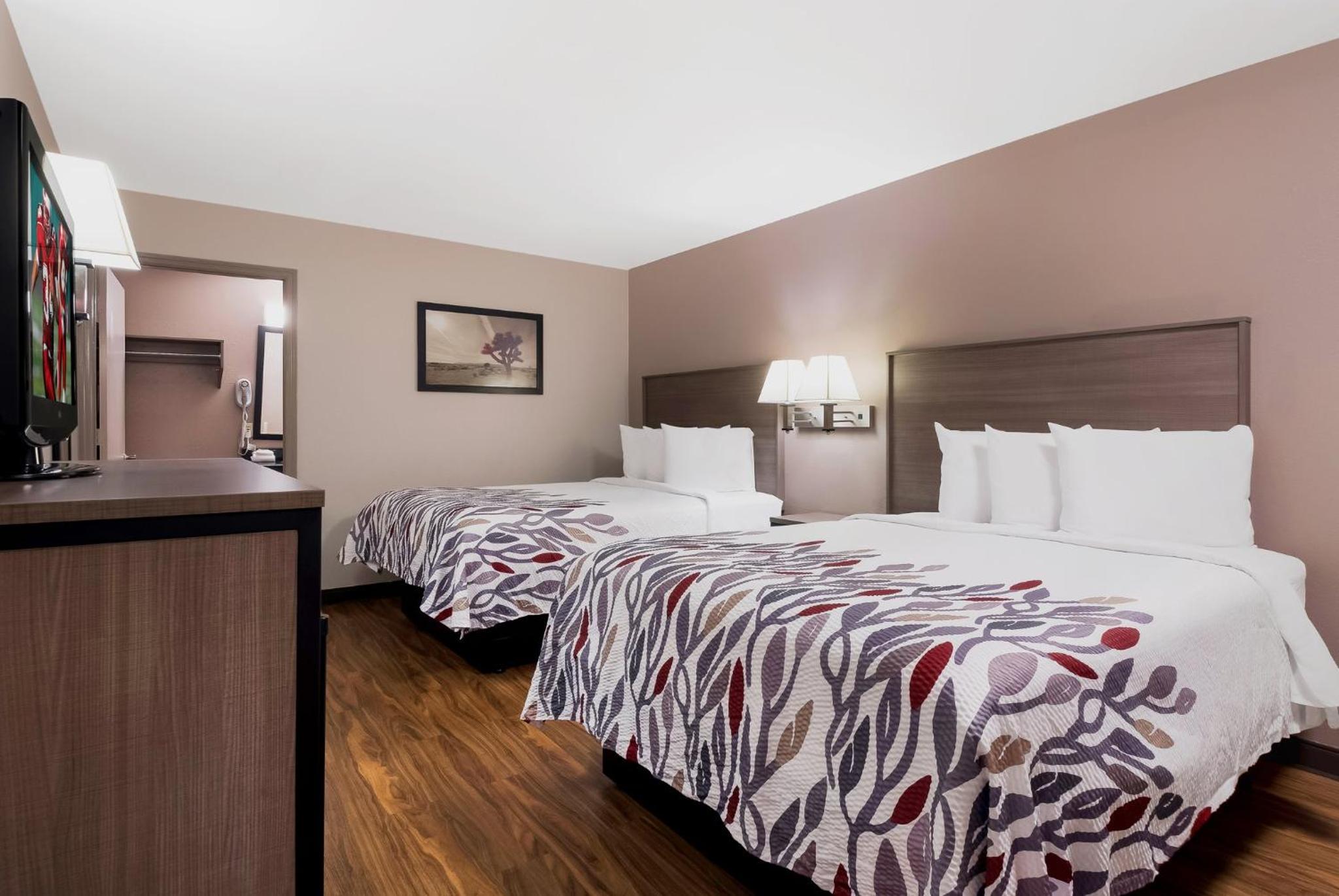 Deluxe Room with Two Queen Beds Disability Access Smoke Free - Photo 1