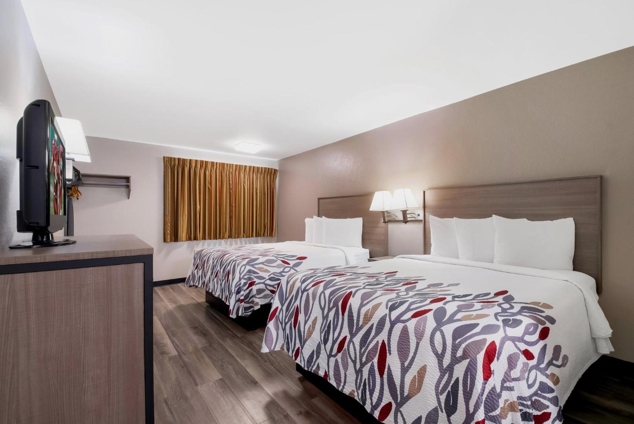 Deluxe Room with Two Queen Beds Smoke Free - Photo 1