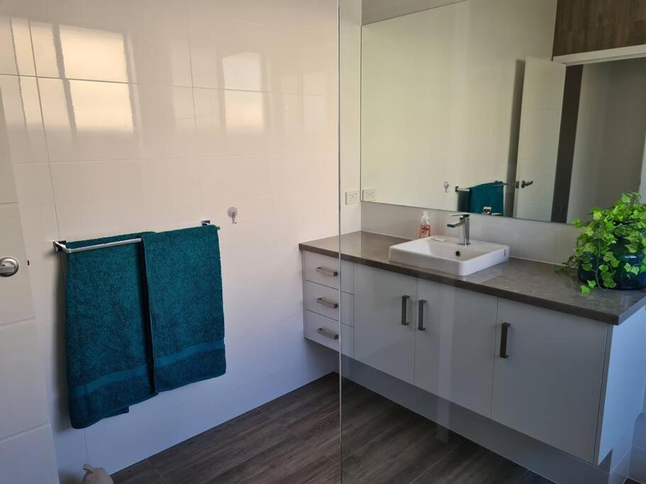 Three-Bedroom House photo 2