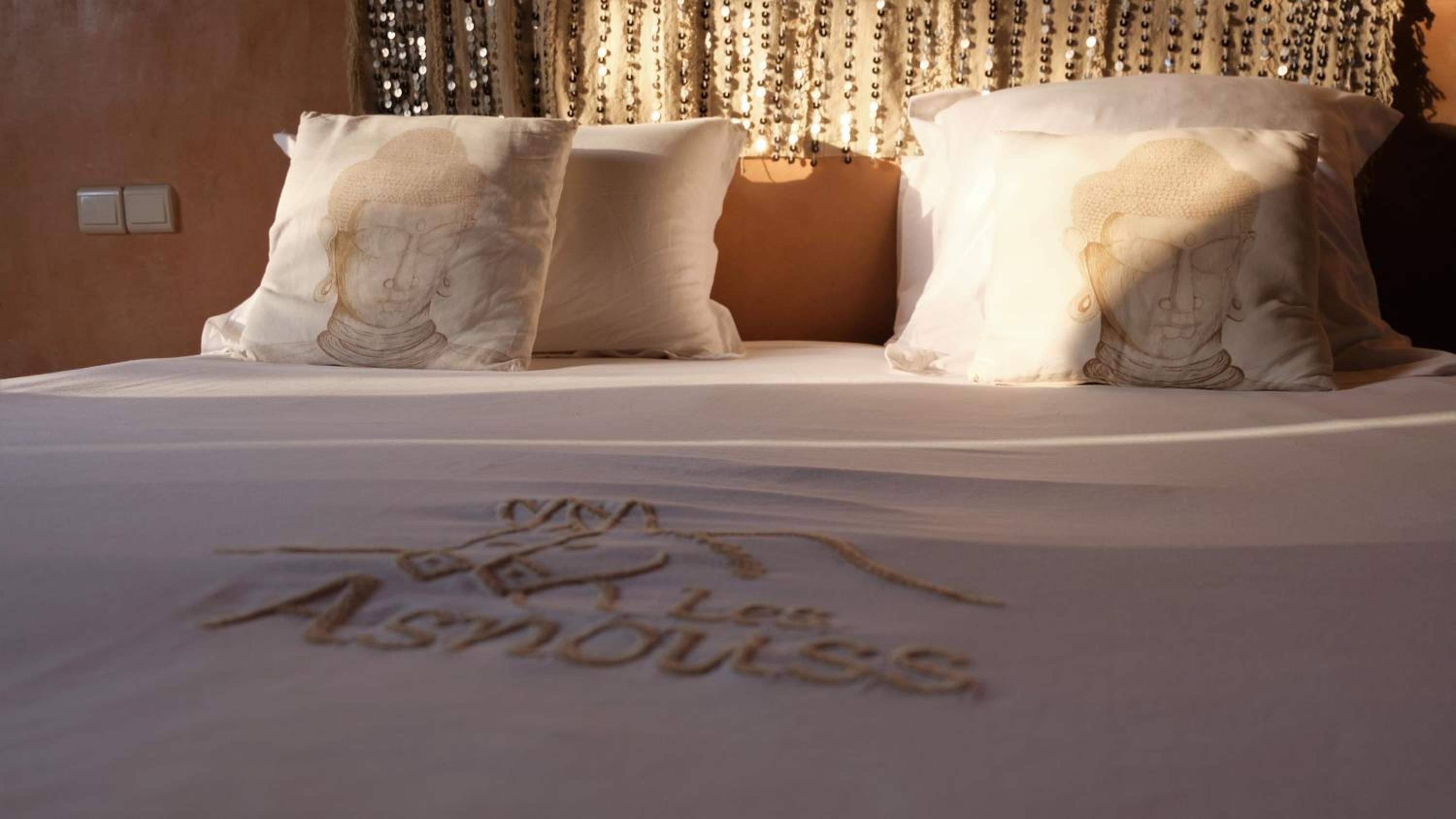 Deluxe Double Room with Shower - Photo 5