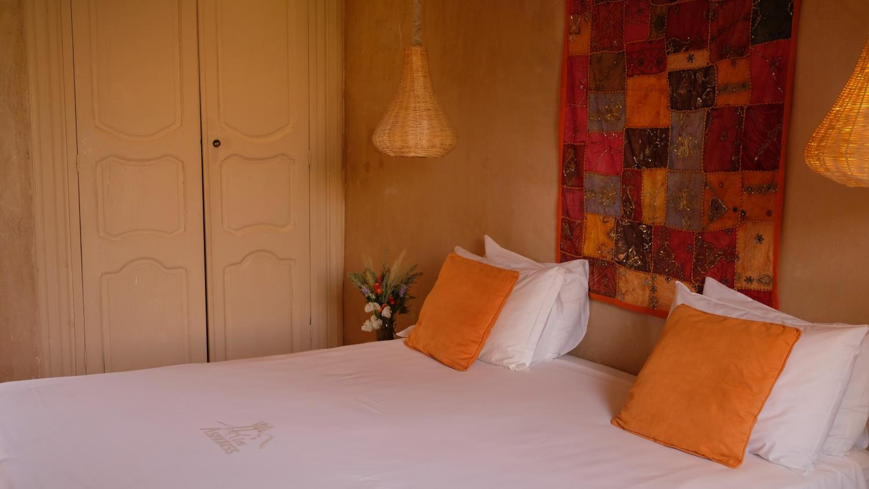 Deluxe Suite - Photo 13