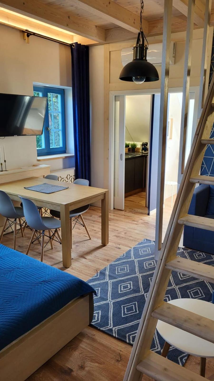 Deluxe Family Suite photo 1