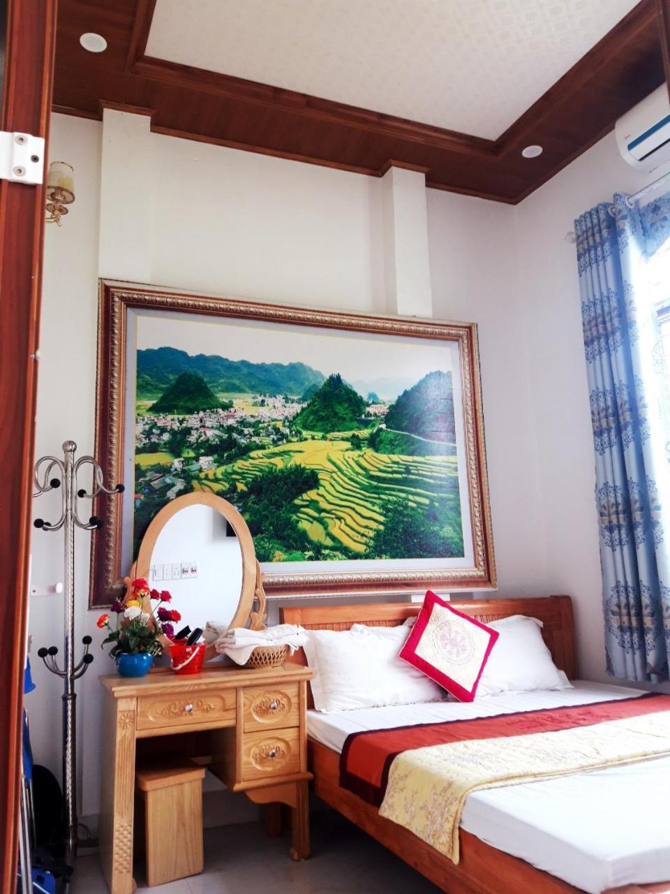 Deluxe King Room photo 1