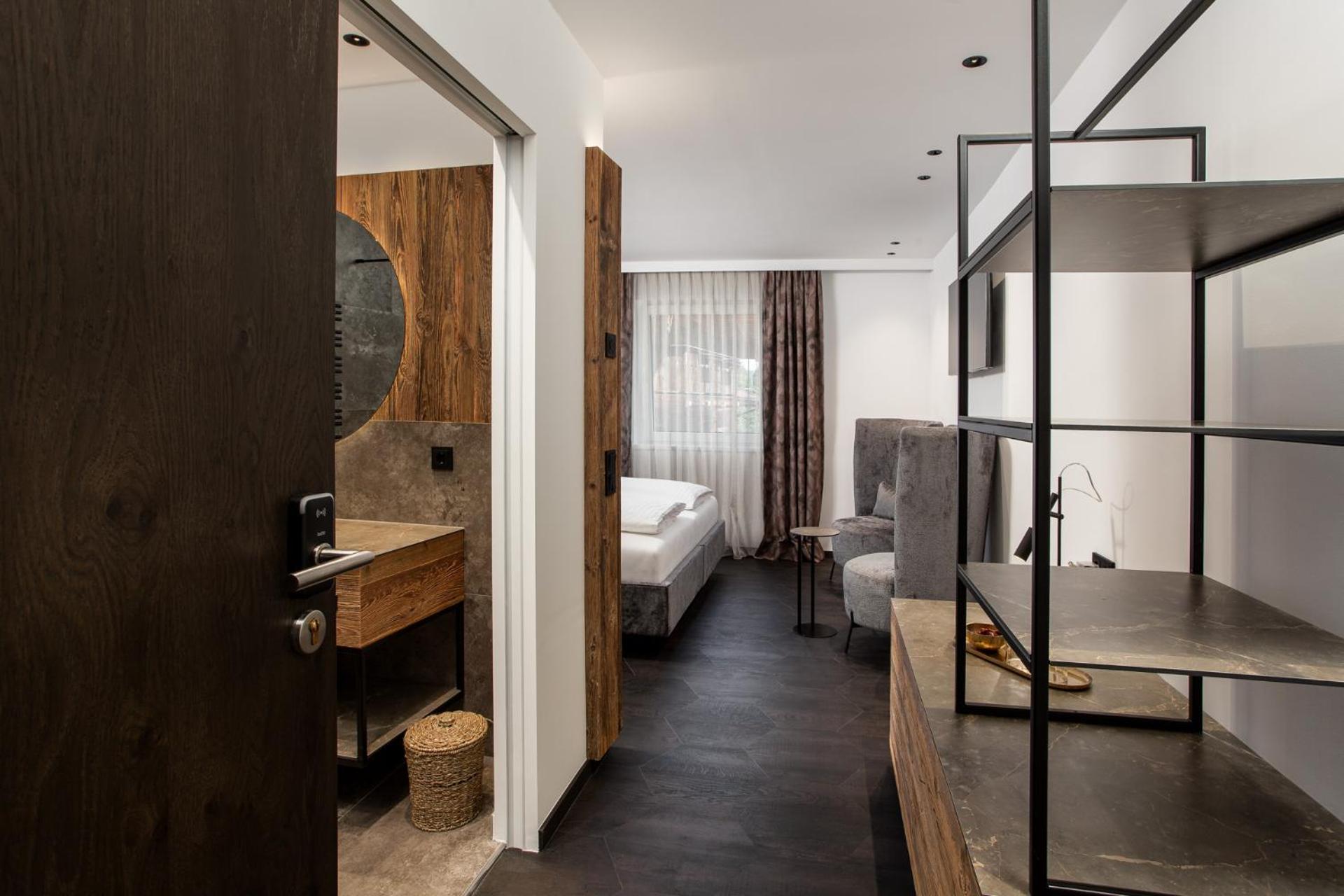 Double Room - Photo 5