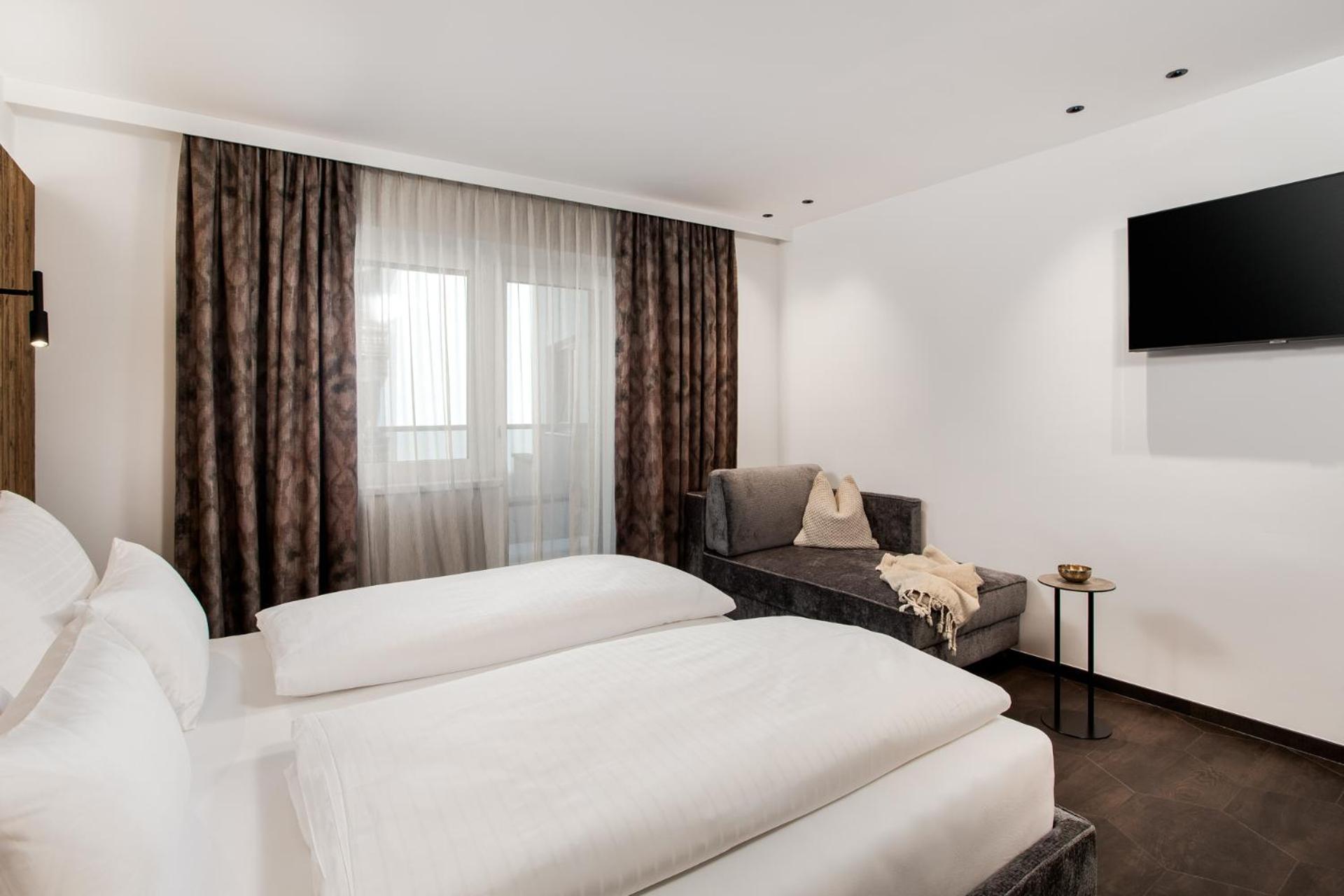 Comfort Double Room with Balcony - Photo 3