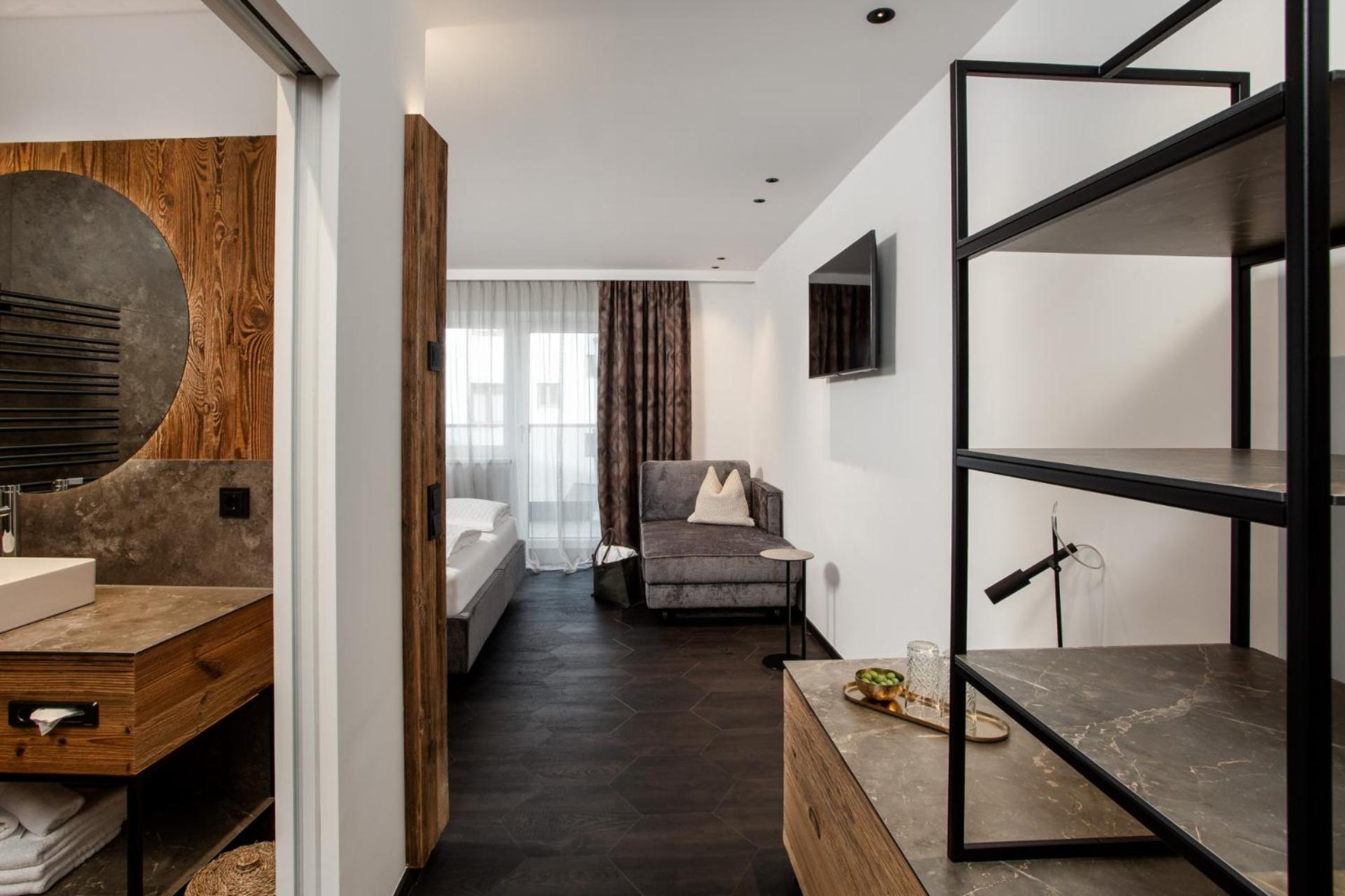 Comfort Double Room with Balcony - Photo 4