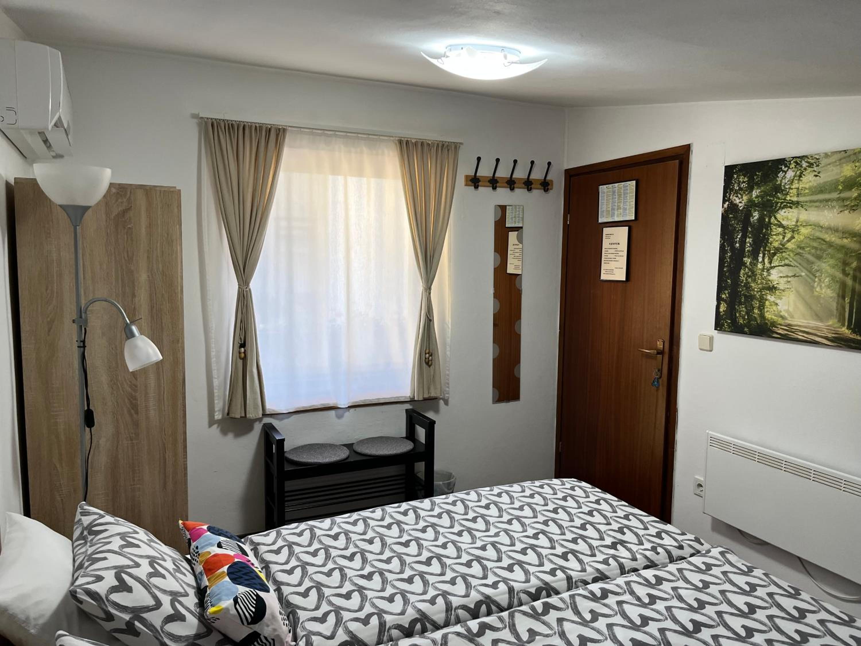 Double or Twin Room with Shower - Photo 9