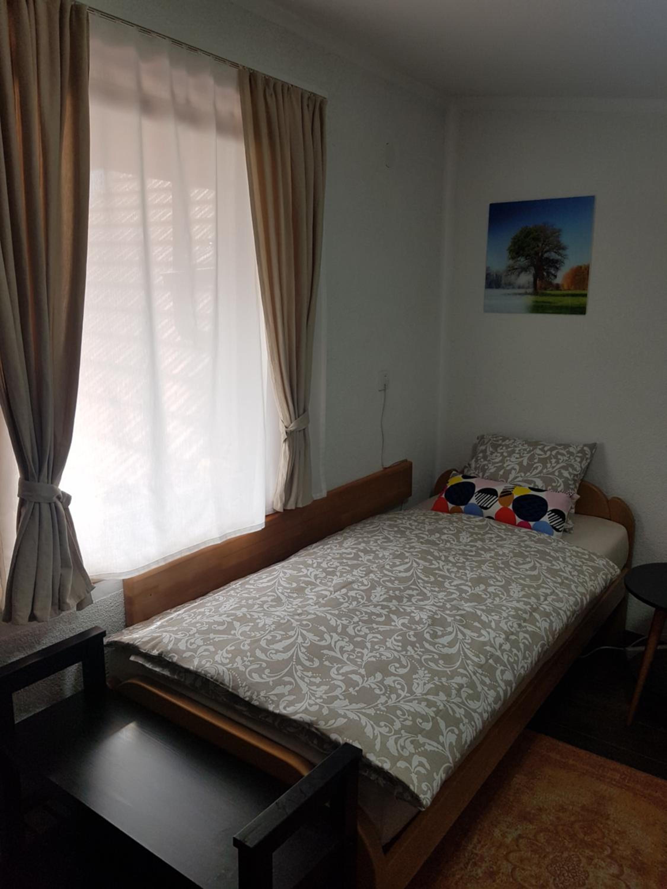 Twin Room with Bathroom - Photo 3
