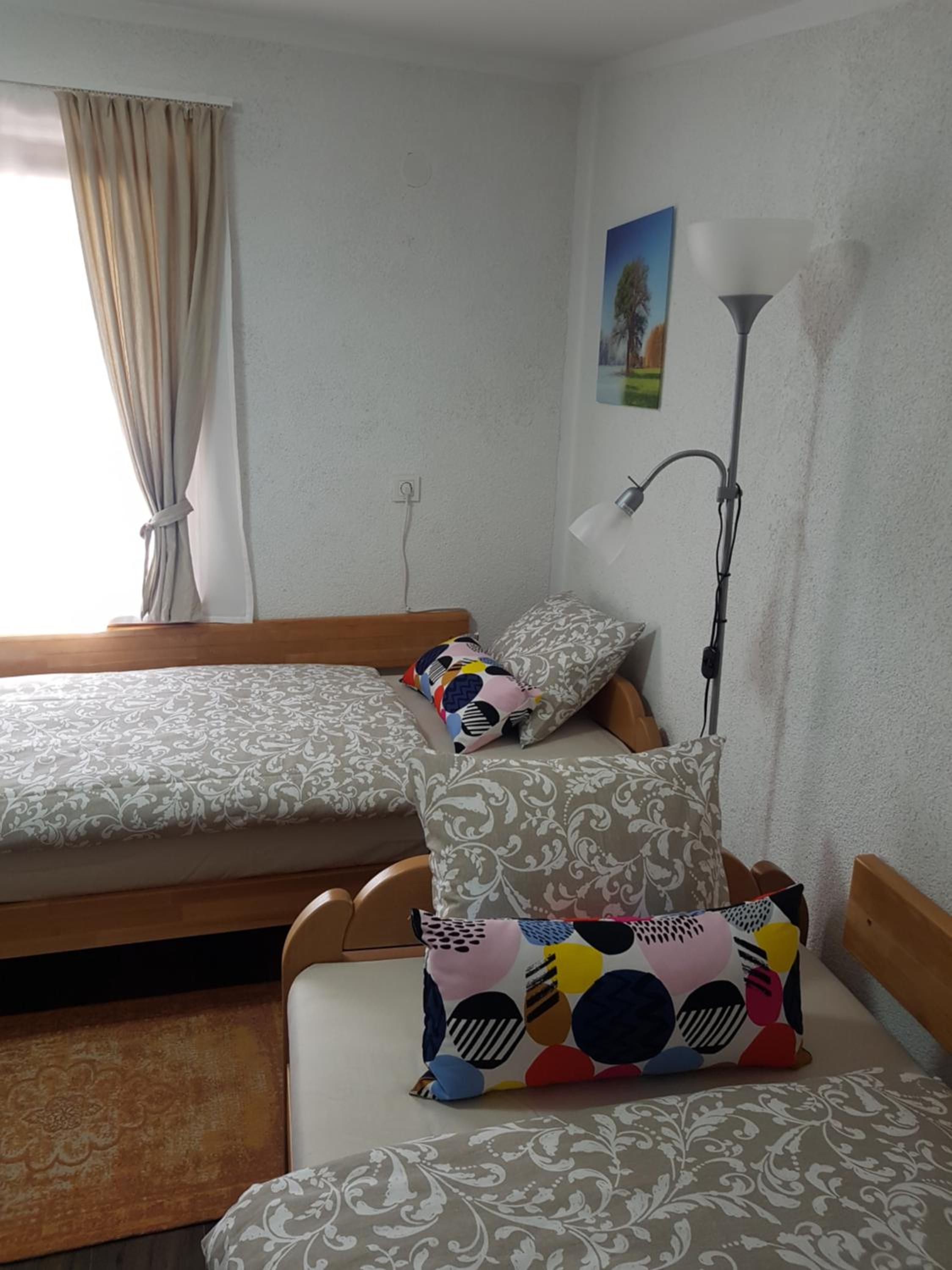 Twin Room with Bathroom - Photo 4