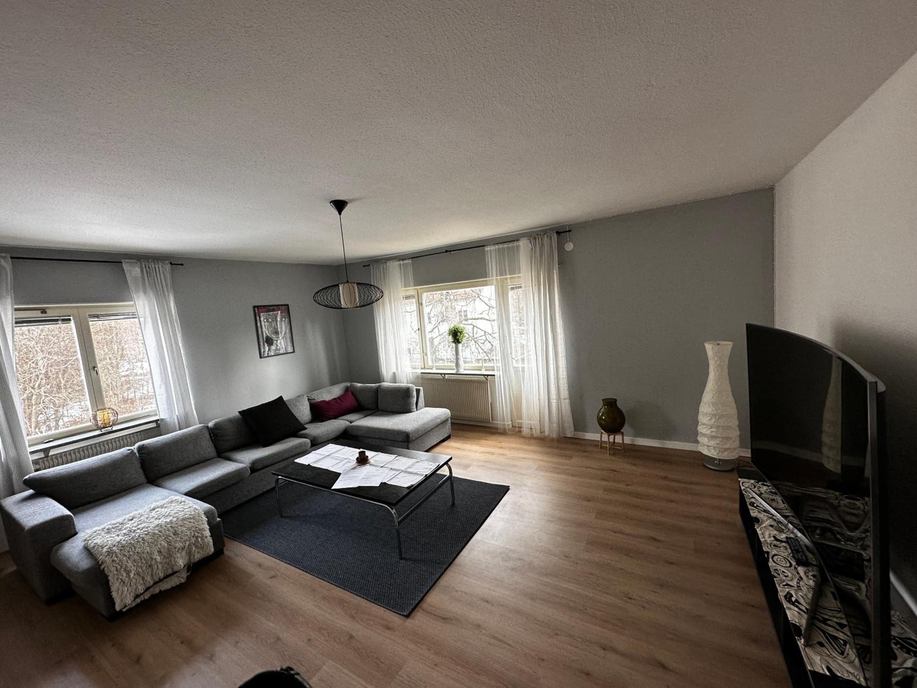 Three-Bedroom Premium Apartment with Balcony photo 1