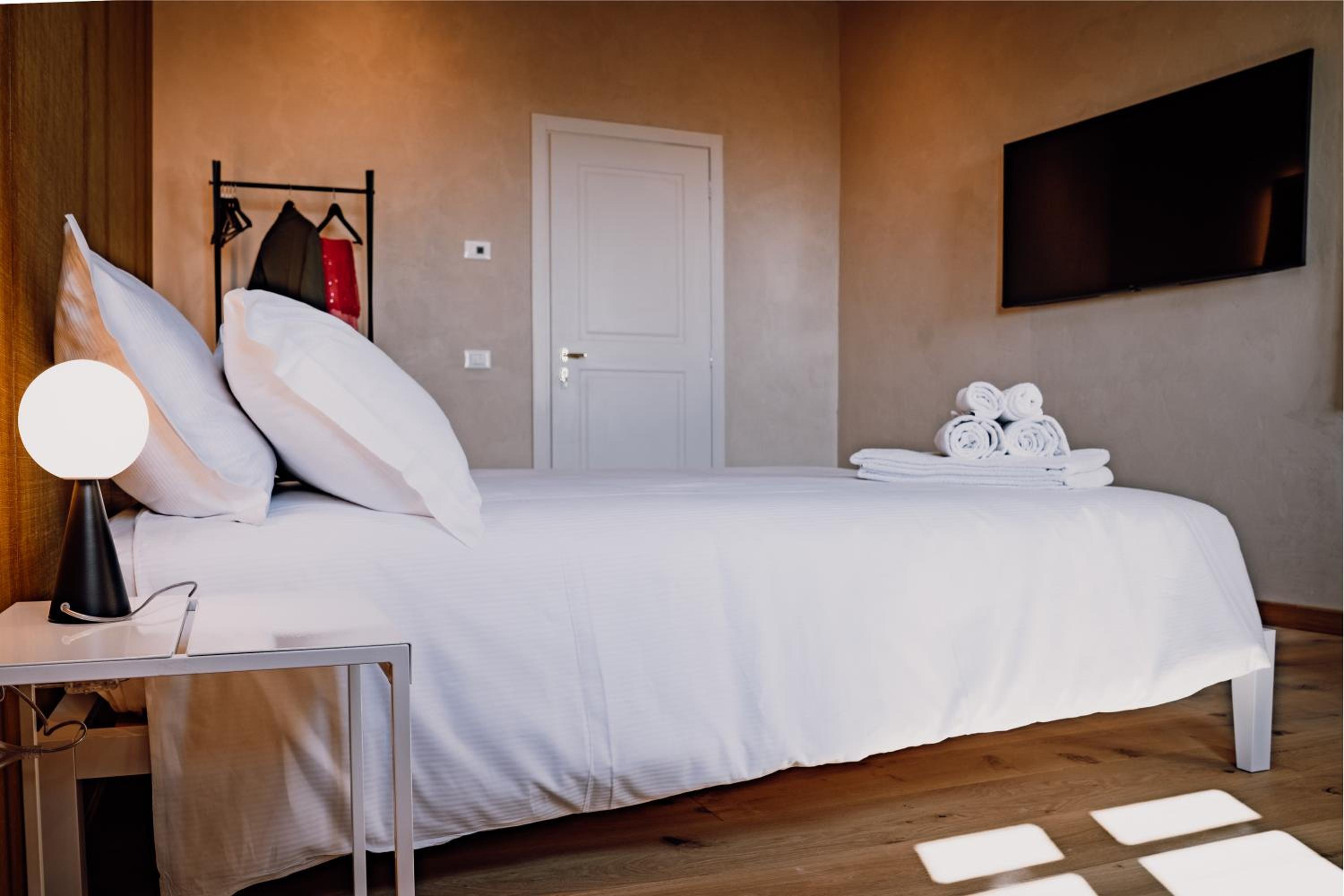 Double Room with Private Bathroom photo 1