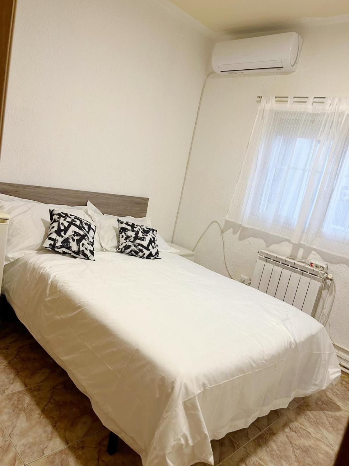 Double Room with Private Bathroom photo 2