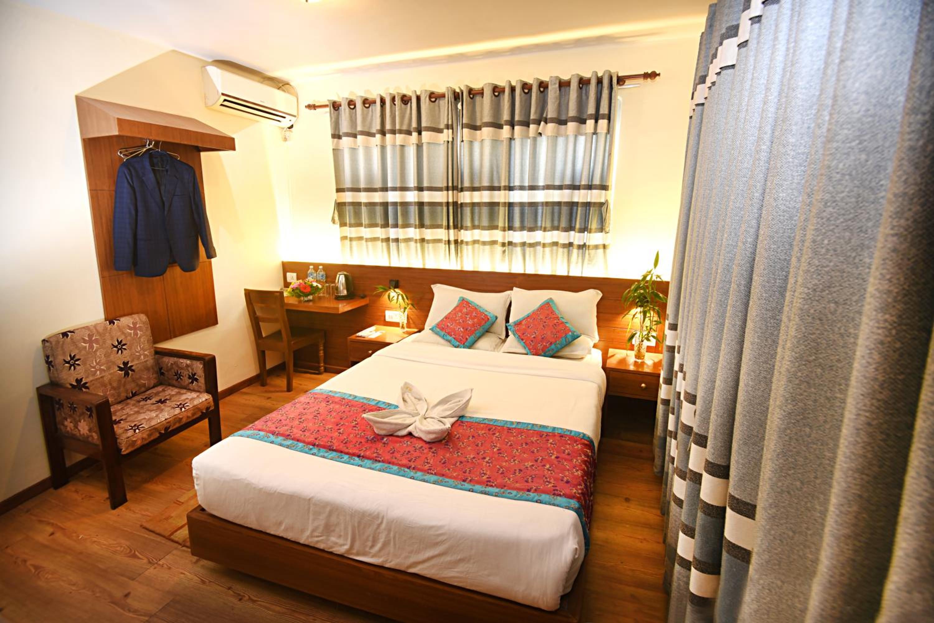 Deluxe Double Or Twin Room - Photo 10