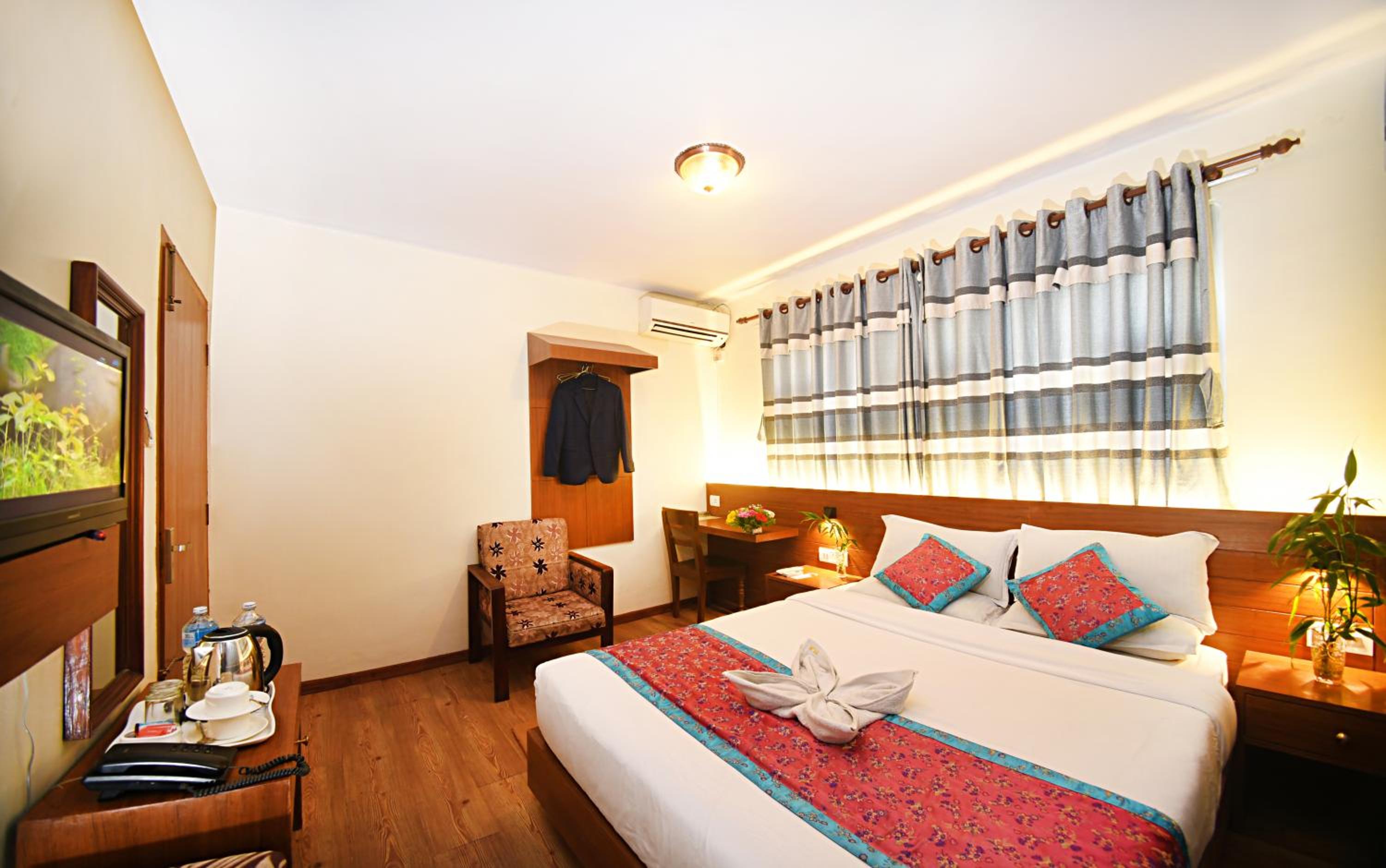 Deluxe Double Or Twin Room - Photo 2