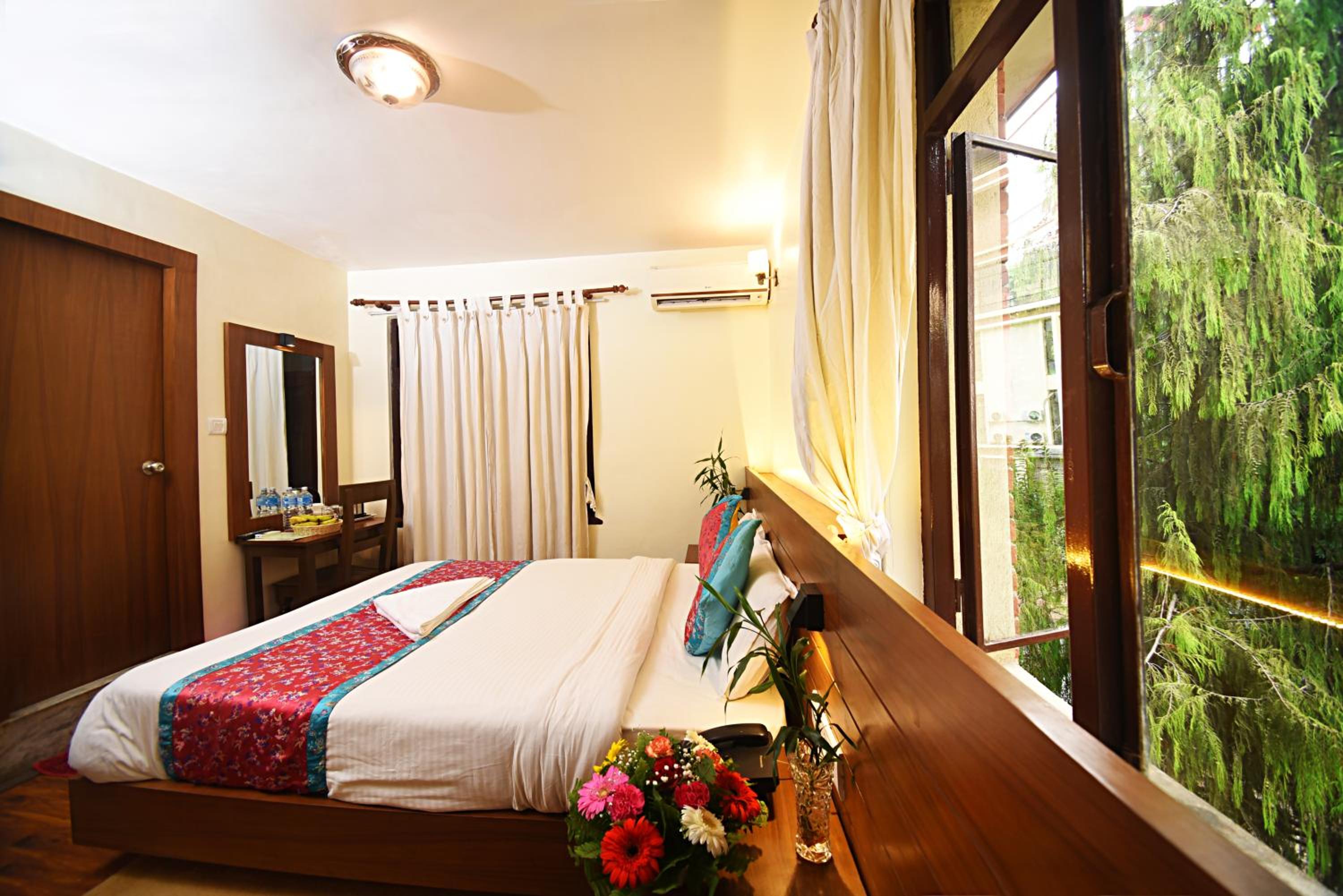 Deluxe Double Or Twin Room - Photo 3