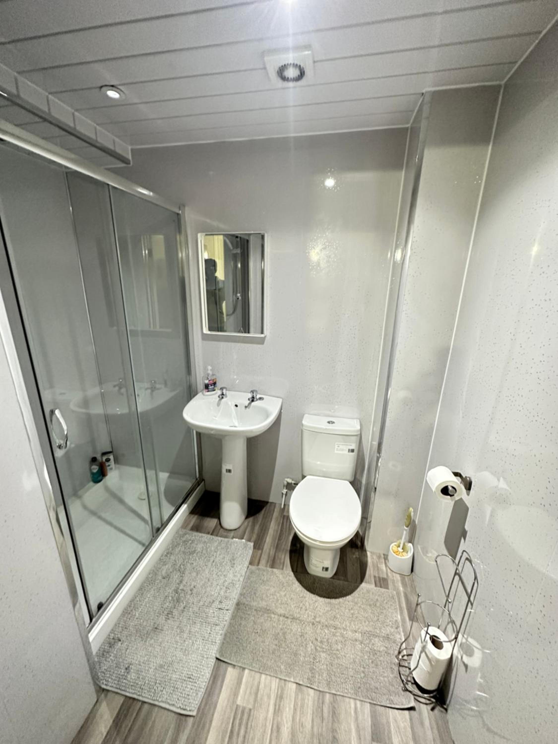 Economy Double Room photo 2