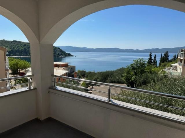 Apartment with Sea View photo 3