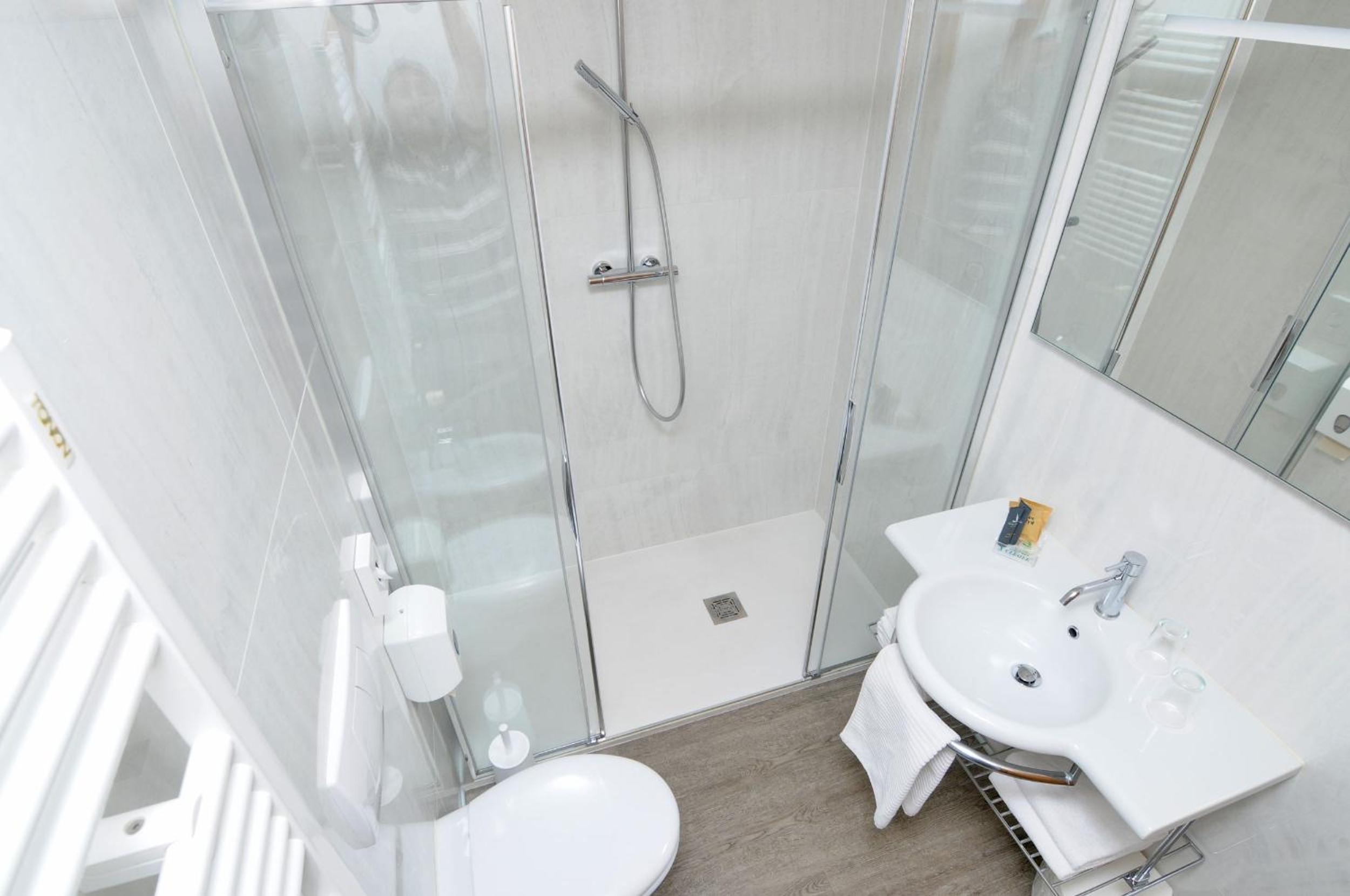 Superior Double or Twin Room with Balcony - Photo 7